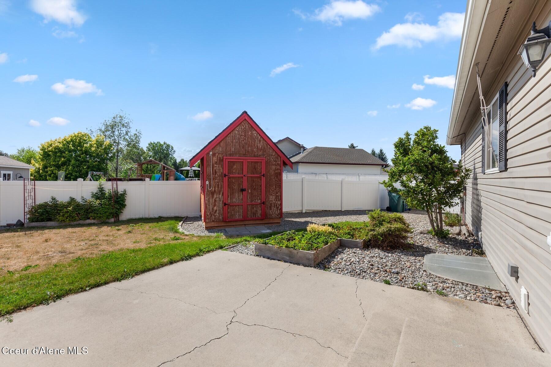 2130 E Briarleaf Ave