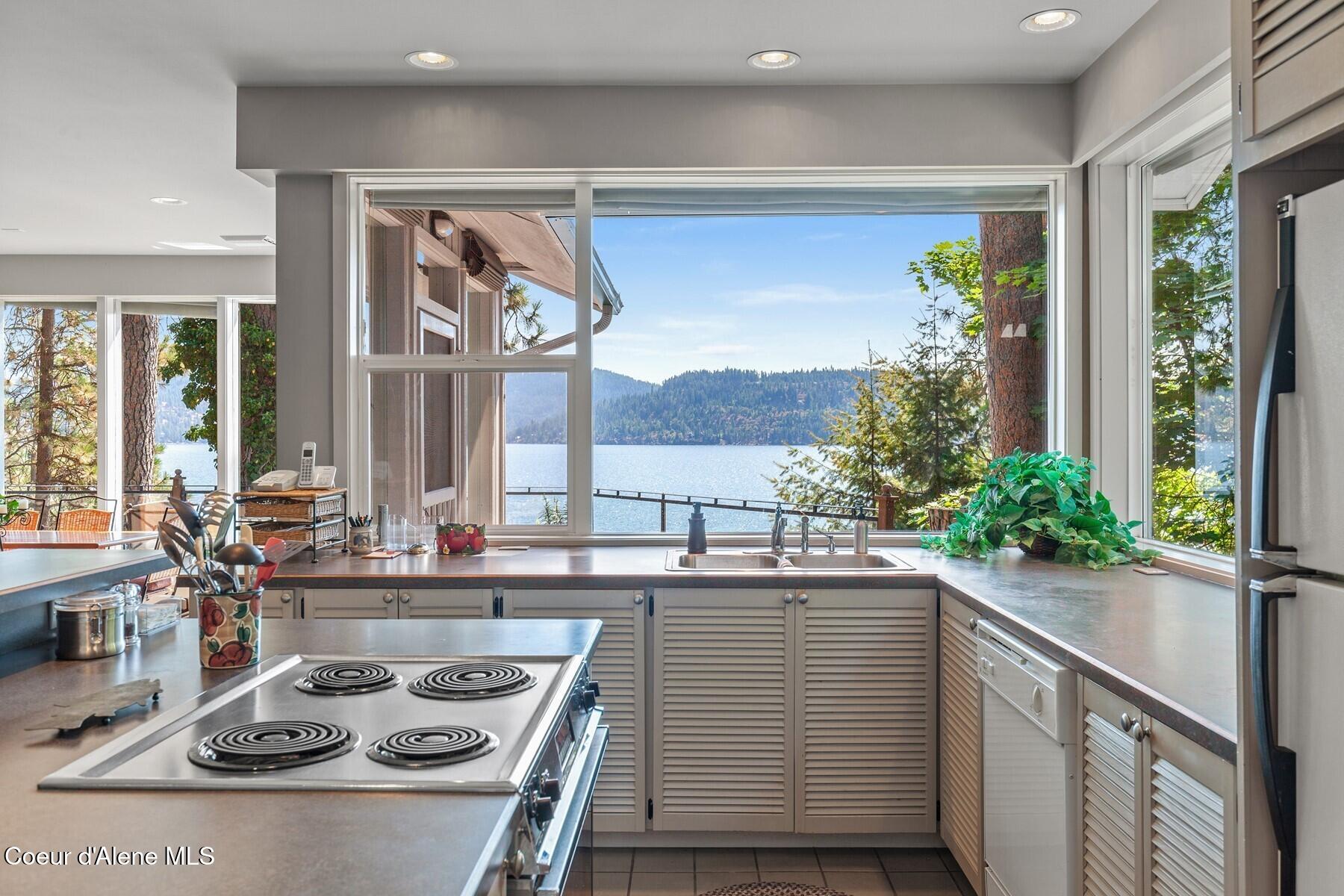 6578 W Rockford Bay Rd
