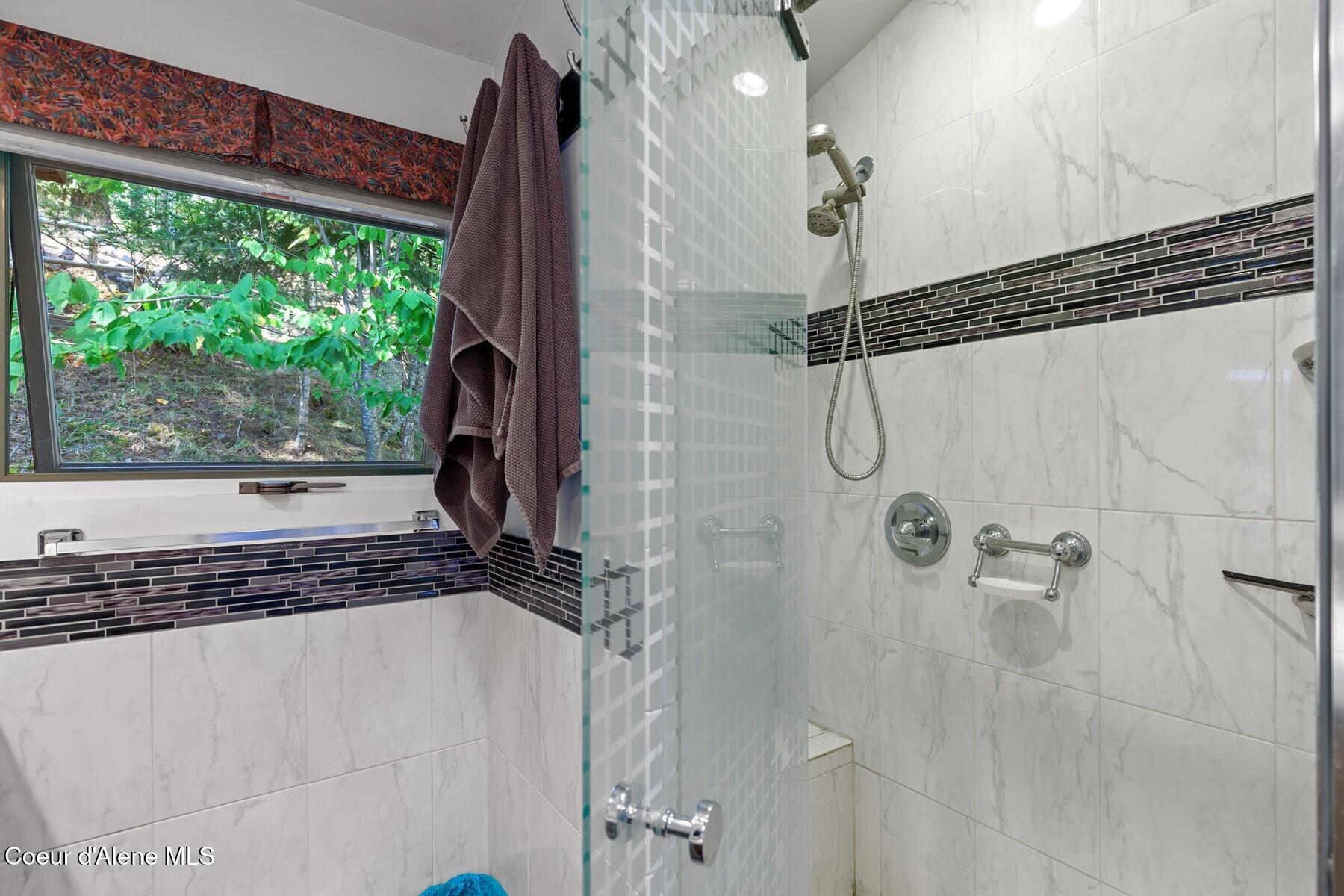 6574 W Rockford Bay Rd, Coeur d'Alene