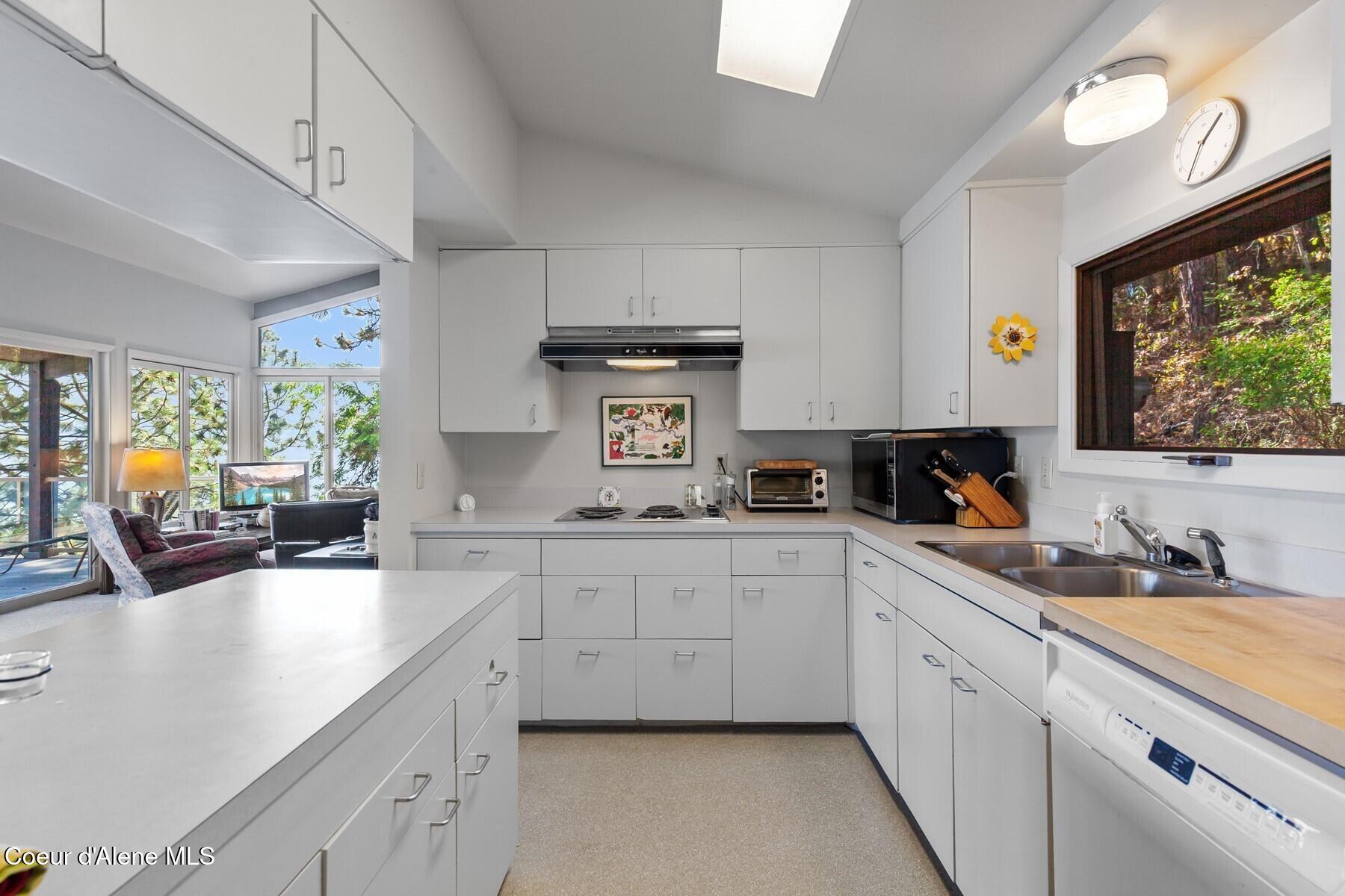 6574 W Rockford Bay Rd, Coeur d'Alene