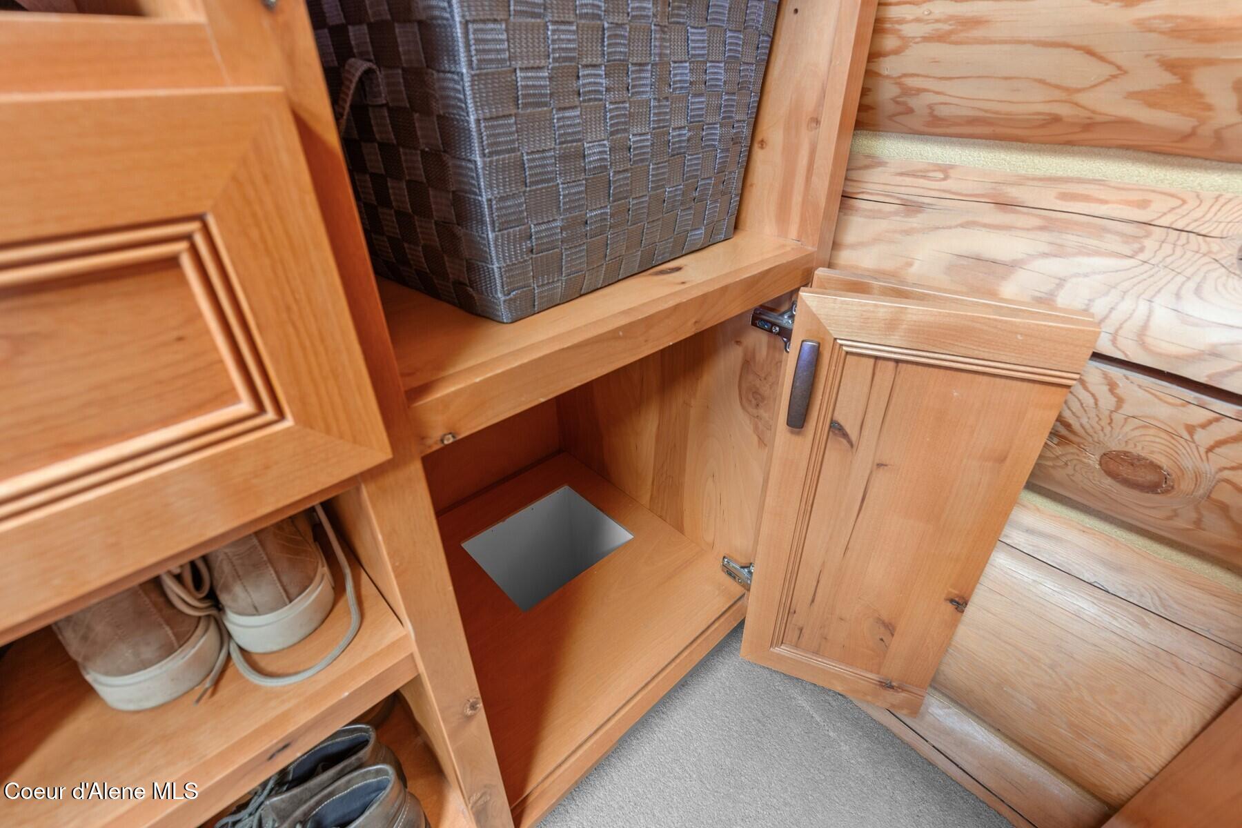 18869 S Trekker Woods Rd, Coeur d'Alene