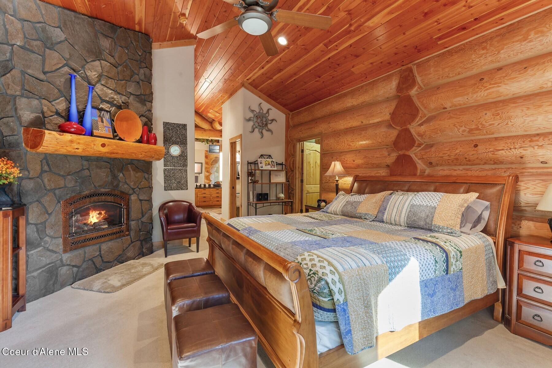 18869 S Trekker Woods Rd, Coeur d'Alene