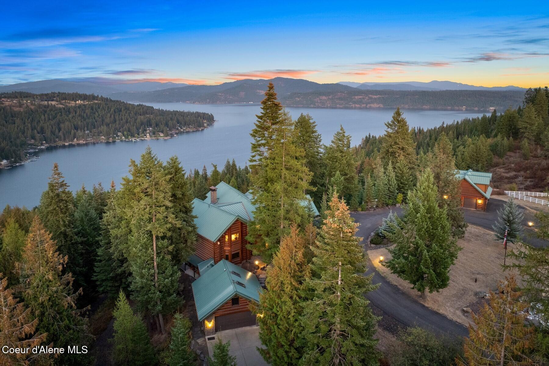 18869 S Trekker Woods Rd, Coeur d'Alene