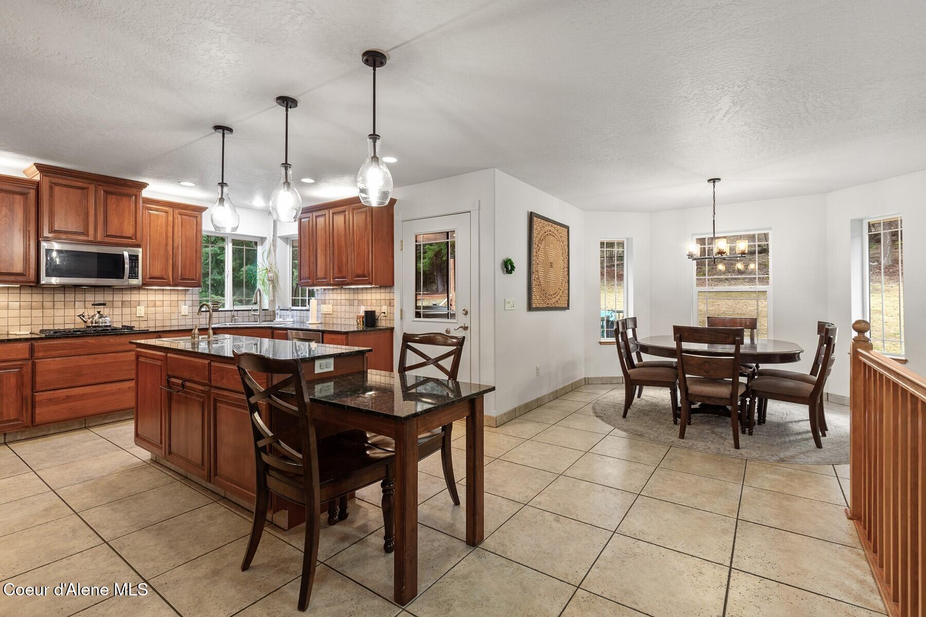 11074 W Riverview Dr