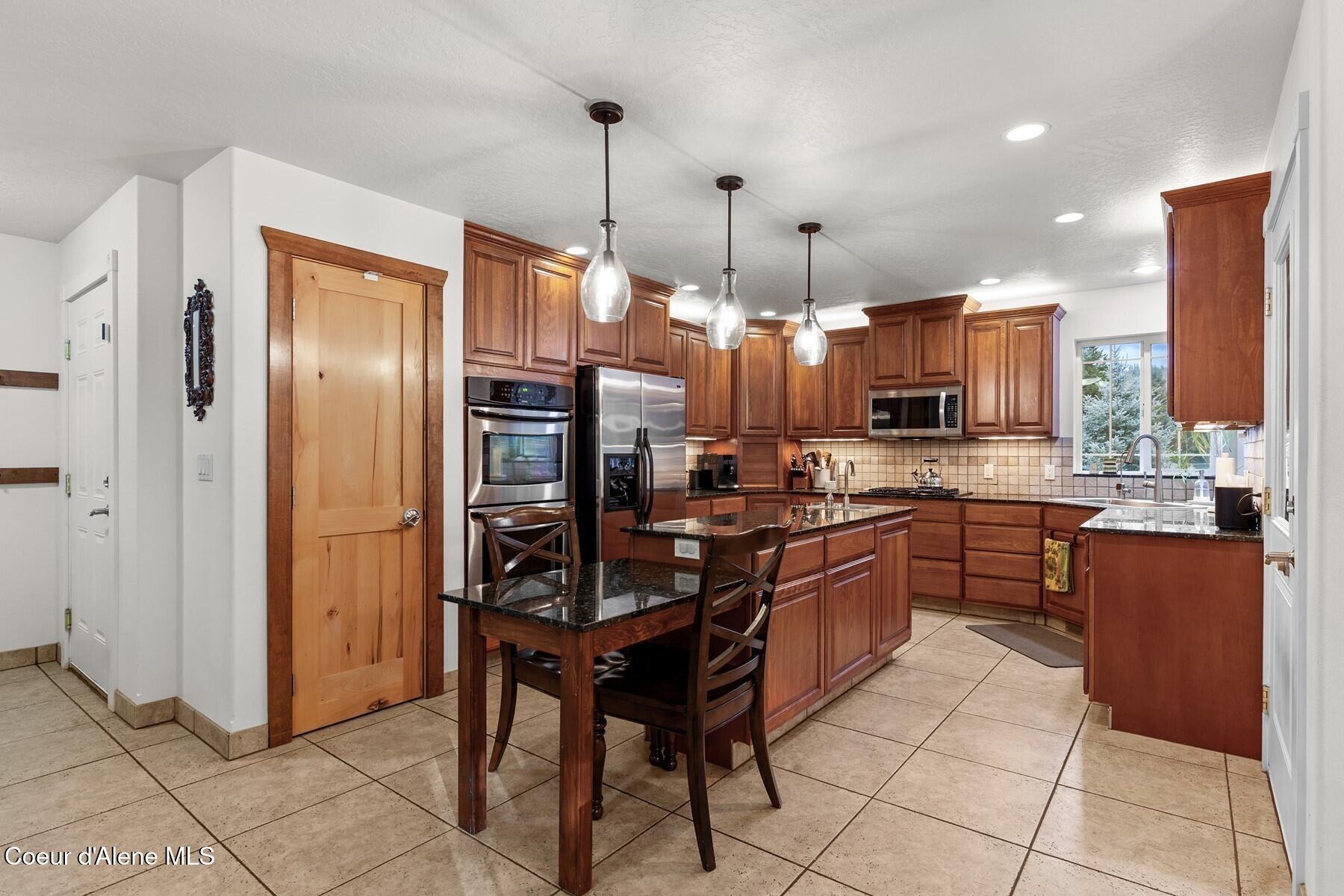 11074 W Riverview Dr