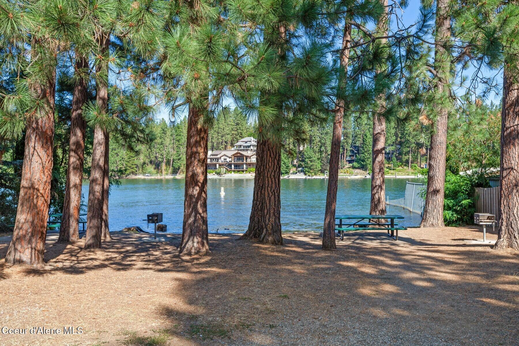 11074 W Riverview Dr