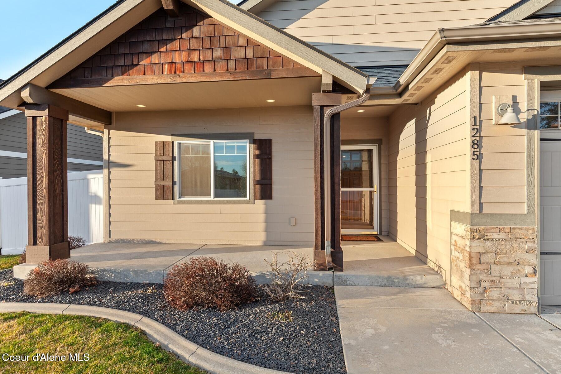 1285 W Noah Ave