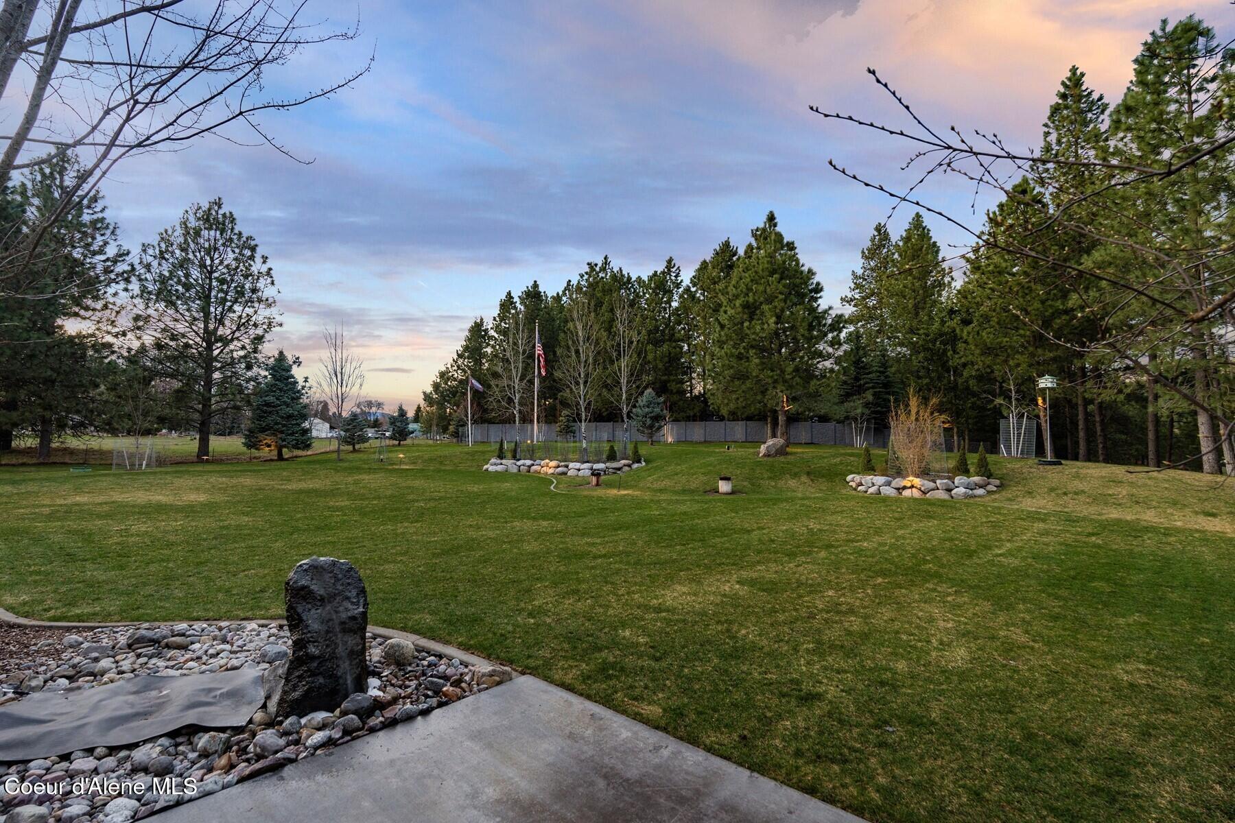 2177 E Totten Ln