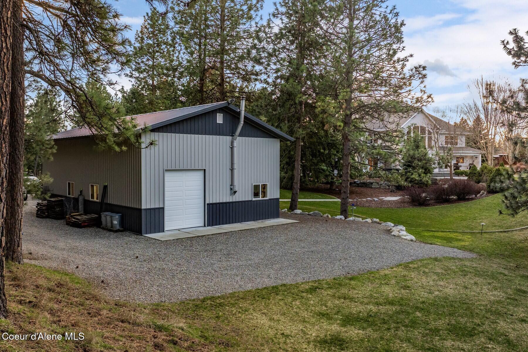 2177 E Totten Ln