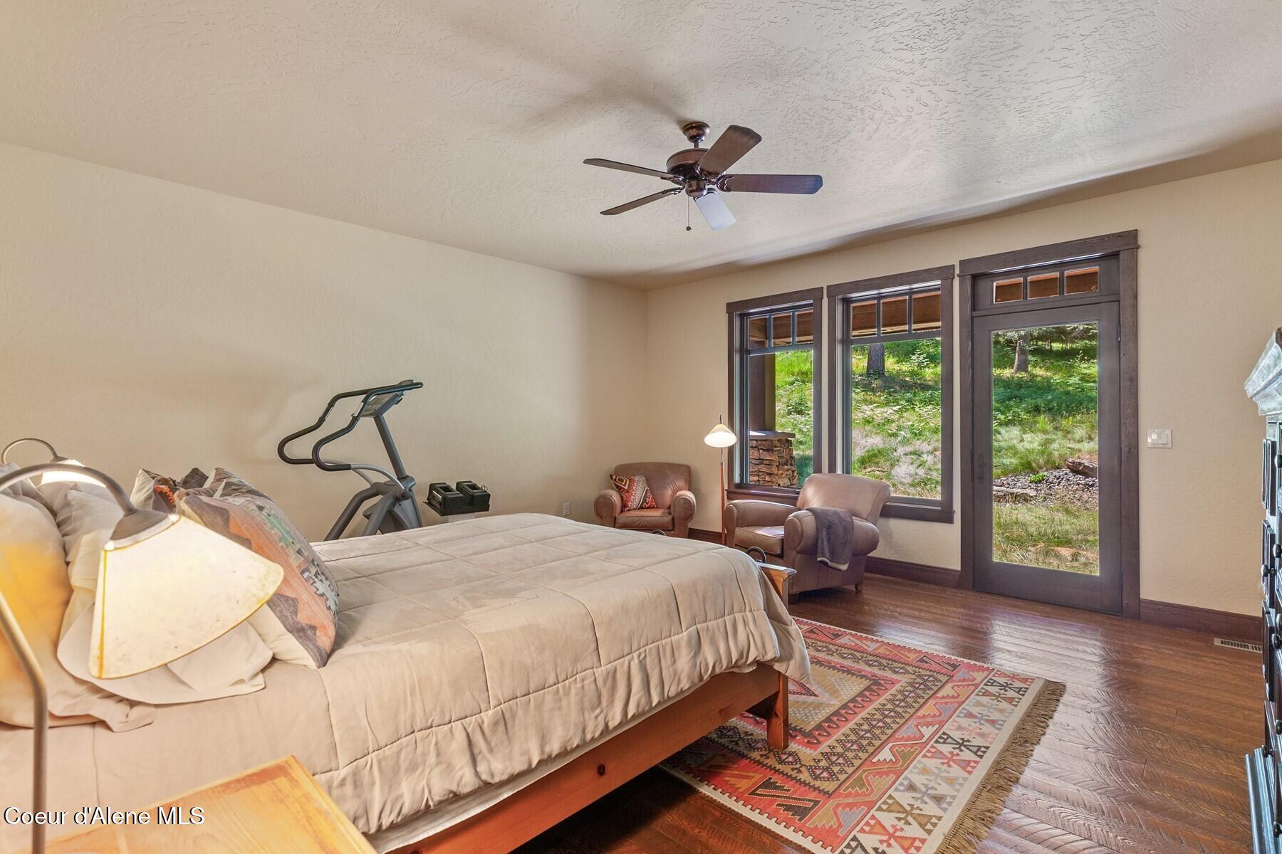 4456 E Eagles Mere Rd