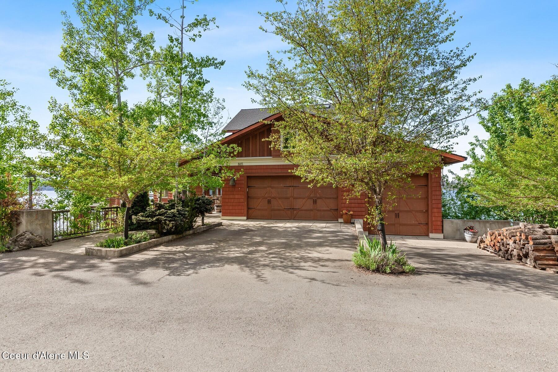 865 E Pine Ridge Dr