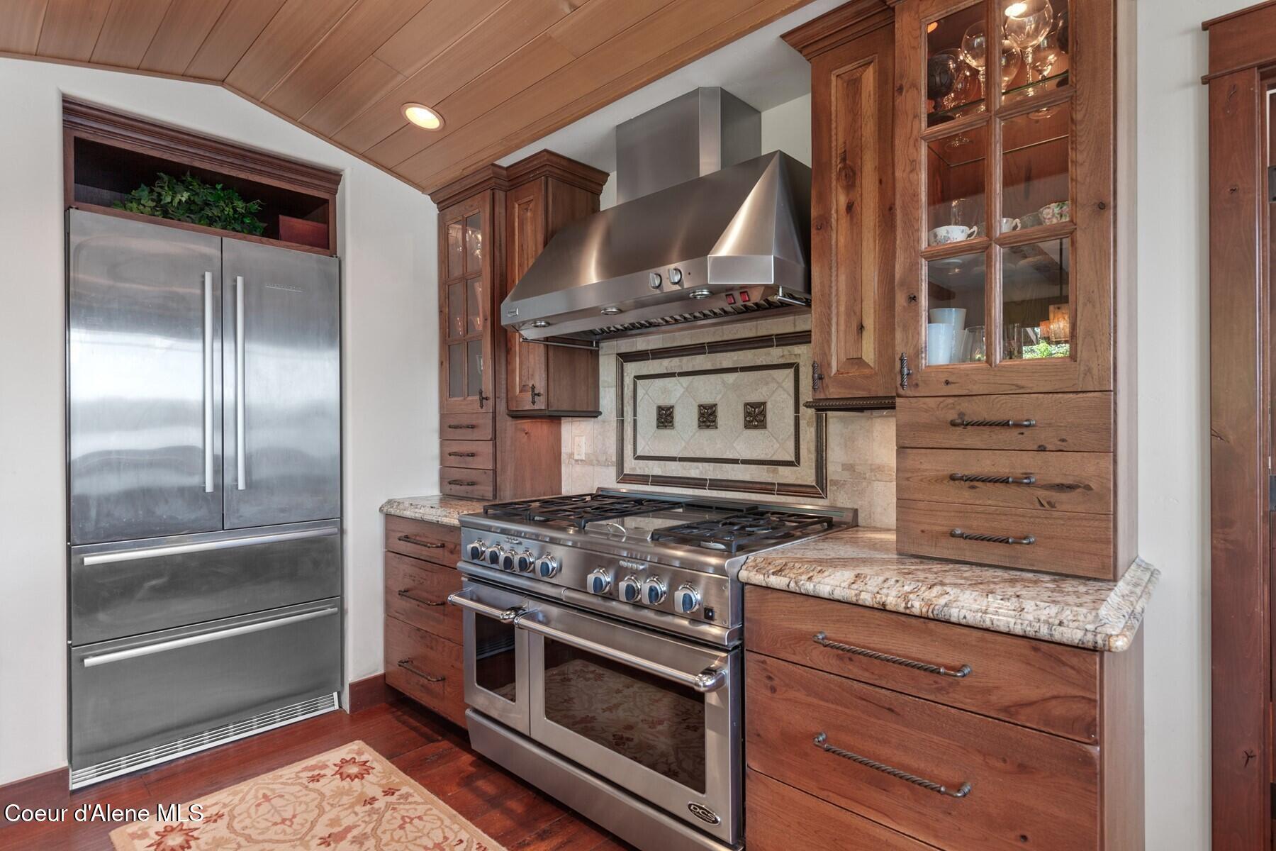 865 E Pine Ridge Dr