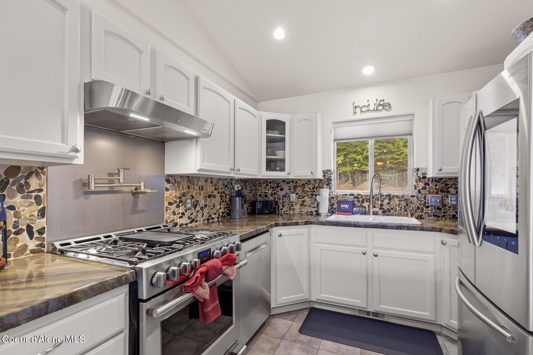 19820 S Alcan Rd, Coeur d'Alene
