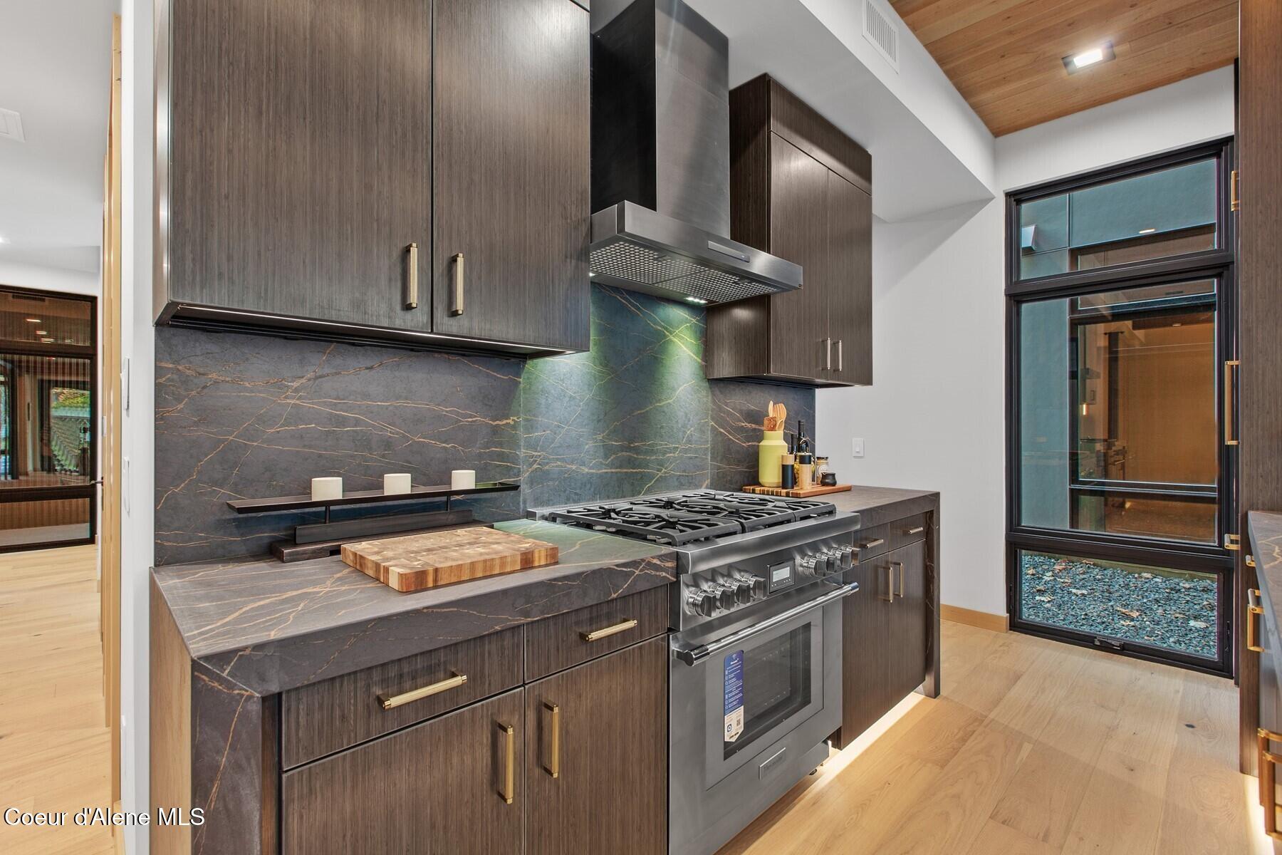 810 E Lakeside Ave, Coeur d'Alene