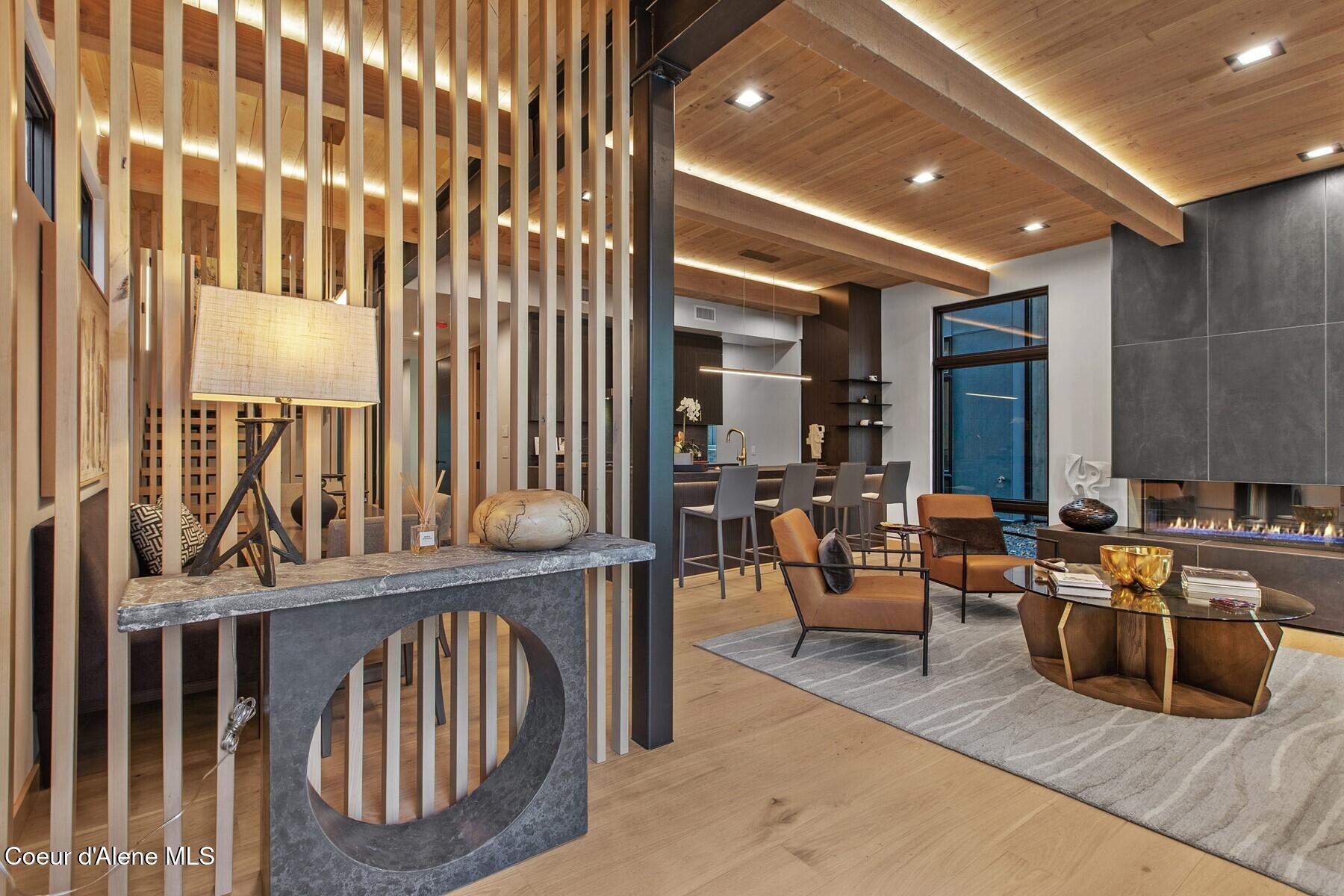810 E Lakeside Ave, Coeur d'Alene