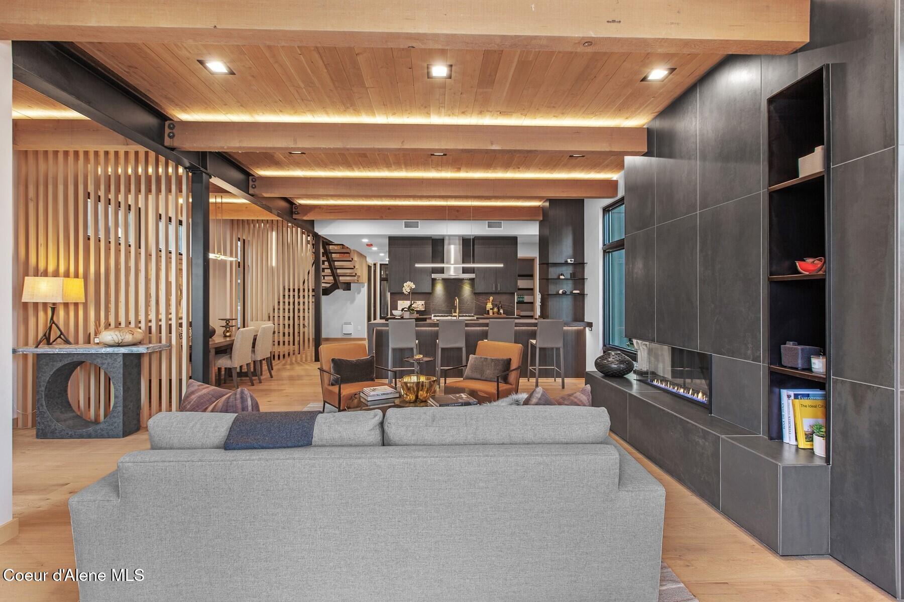 810 E Lakeside Ave, Coeur d'Alene