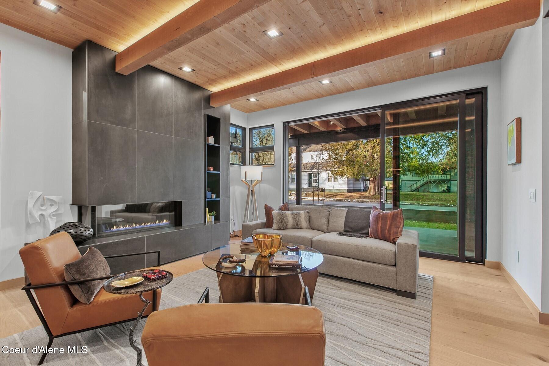 810 E Lakeside Ave, Coeur d'Alene