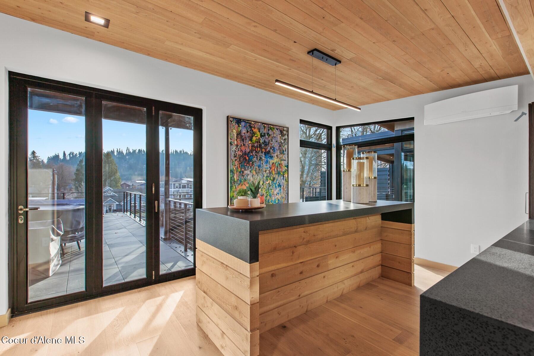 810 E Lakeside Ave, Coeur d'Alene
