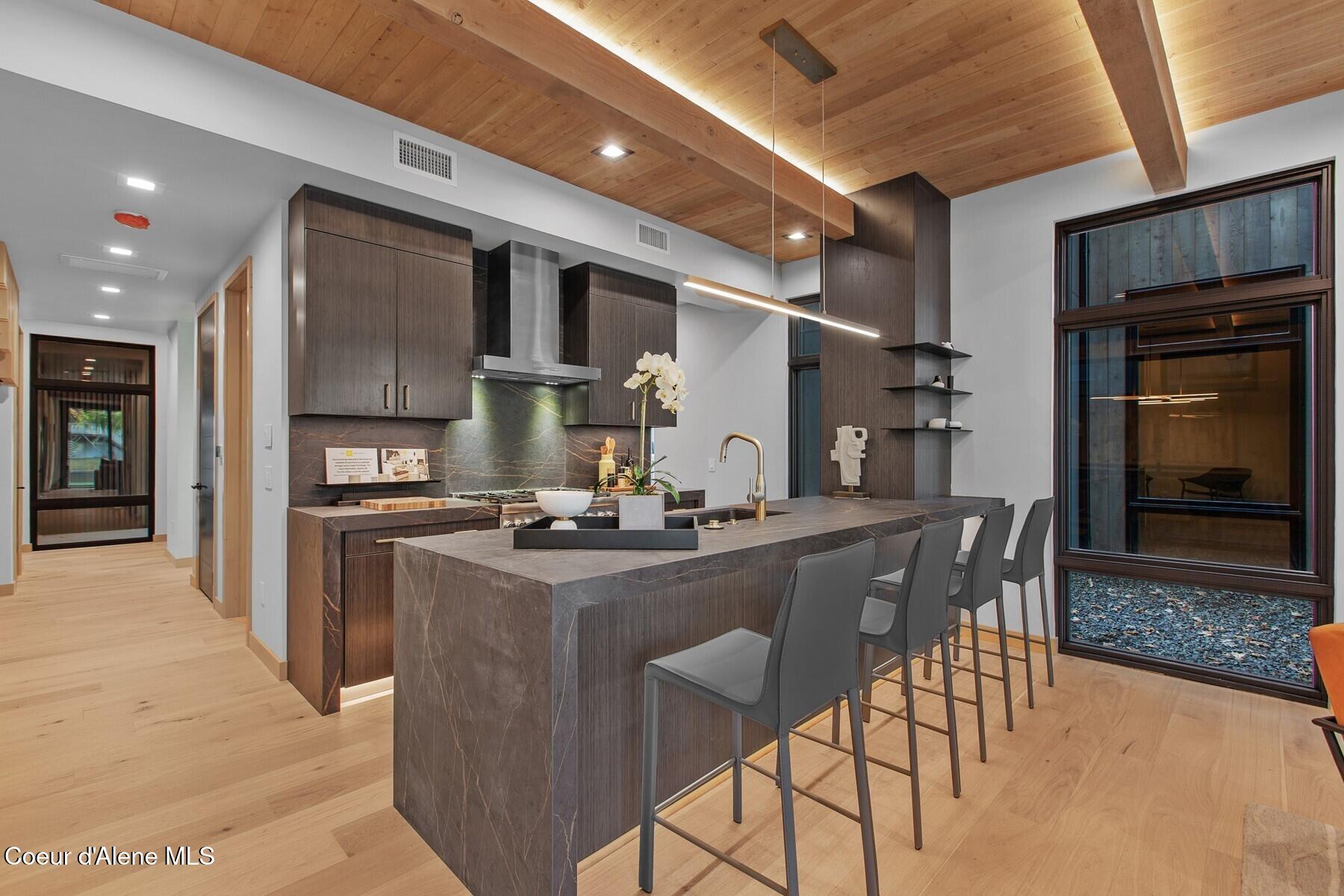 810 E Lakeside Ave, Coeur d'Alene