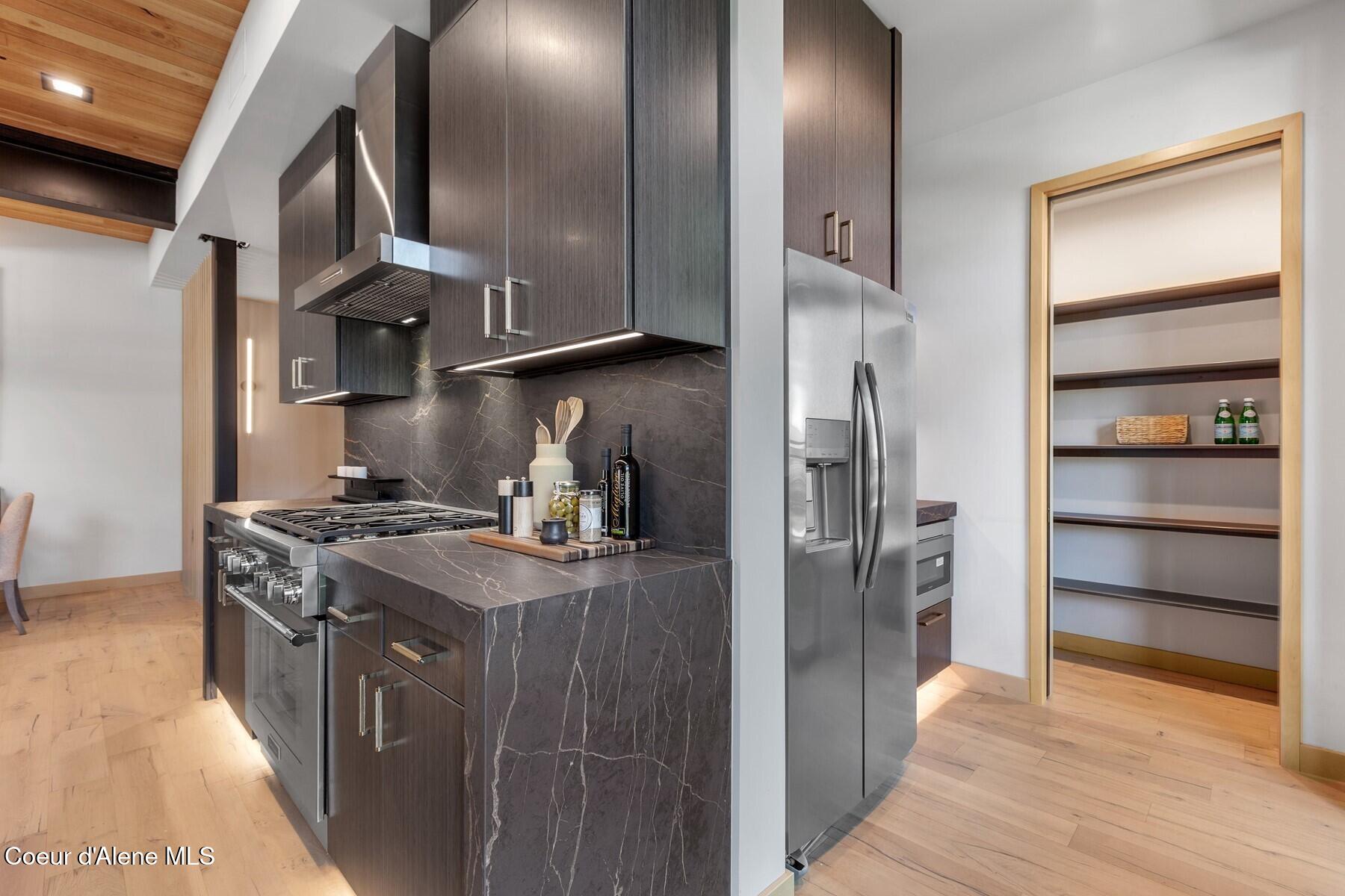 810 E Lakeside Ave, Coeur d'Alene