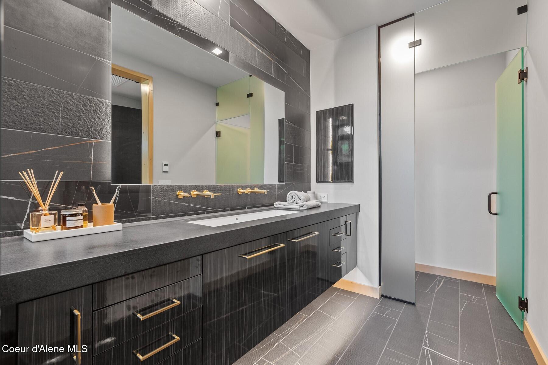810 E Lakeside Ave, Coeur d'Alene