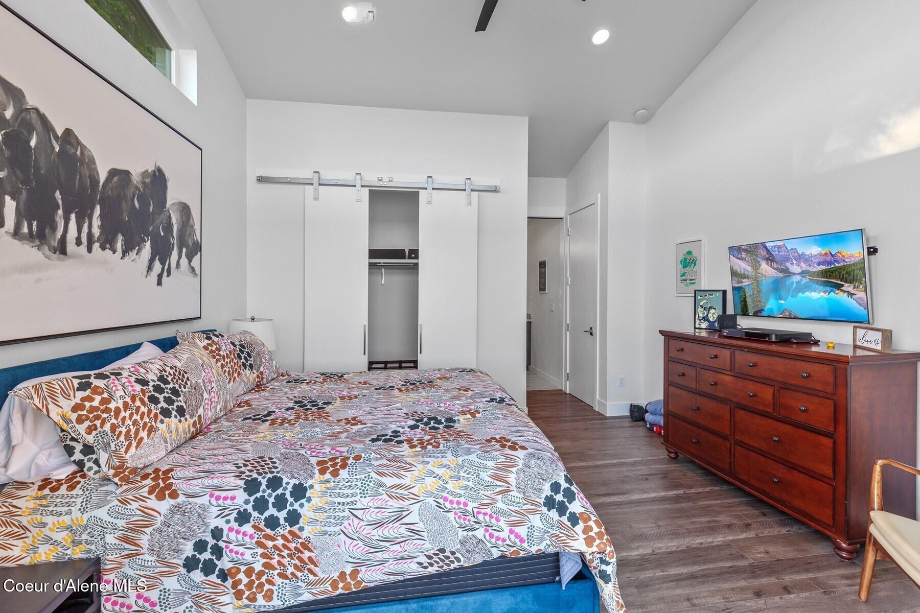 520 S Marion Ct
