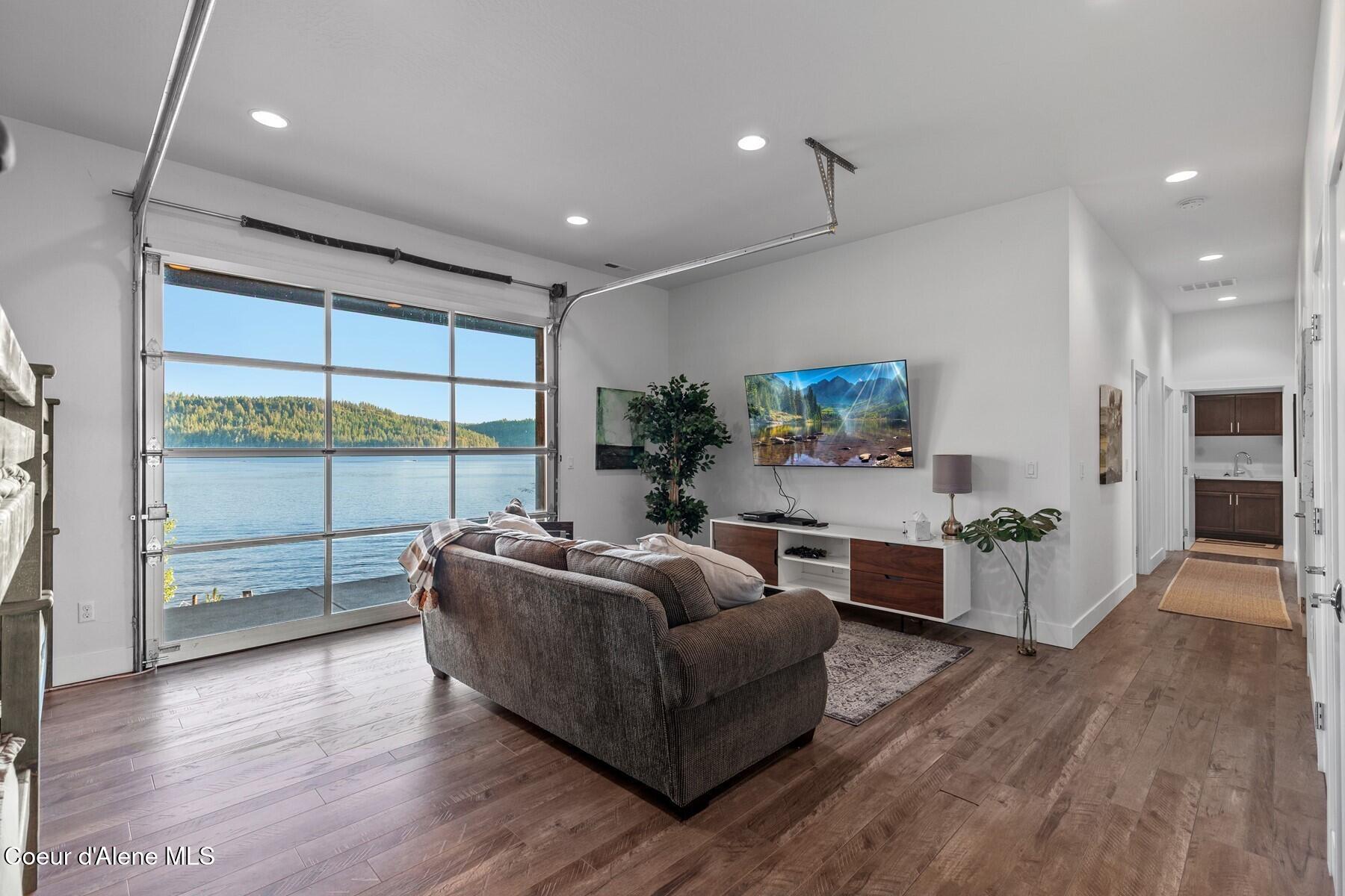 520 S Marion Ct
