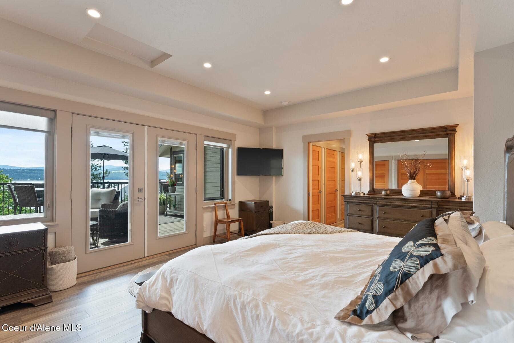 2406 S Silver Beach Rd, Coeur d'Alene