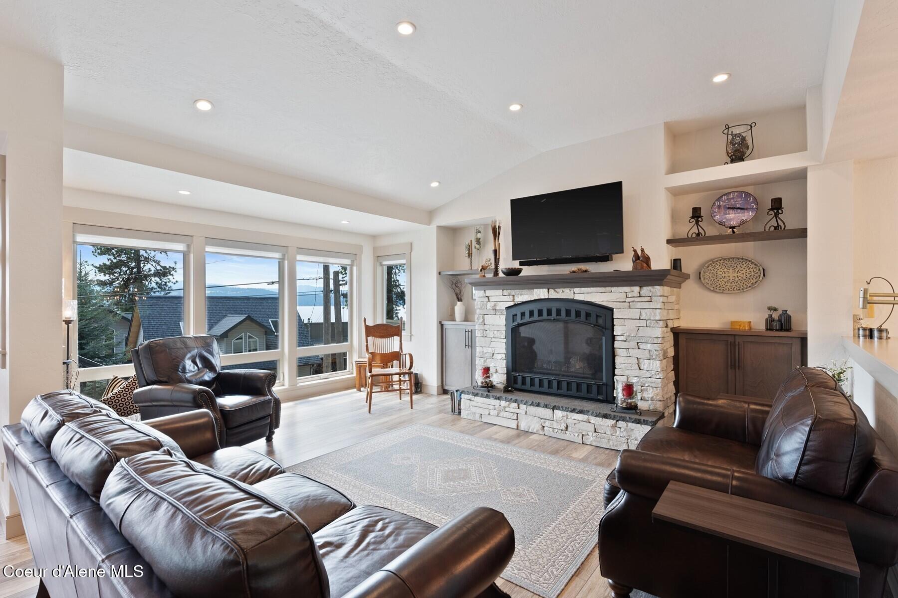 2406 S Silver Beach Rd, Coeur d'Alene