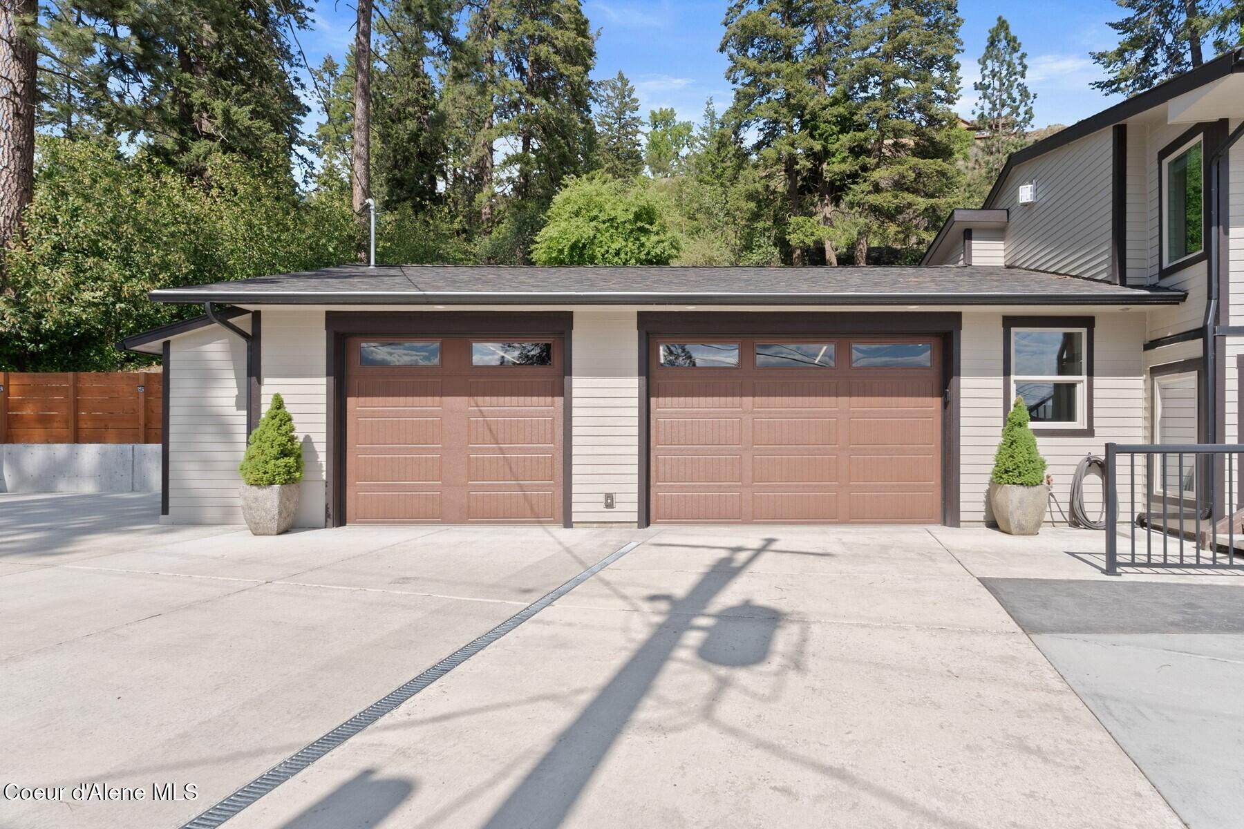 2406 S Silver Beach Rd, Coeur d'Alene