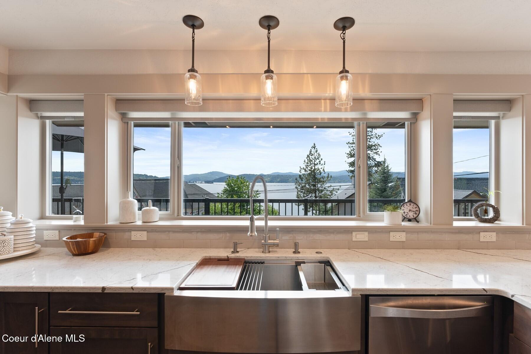 2406 S Silver Beach Rd, Coeur d'Alene