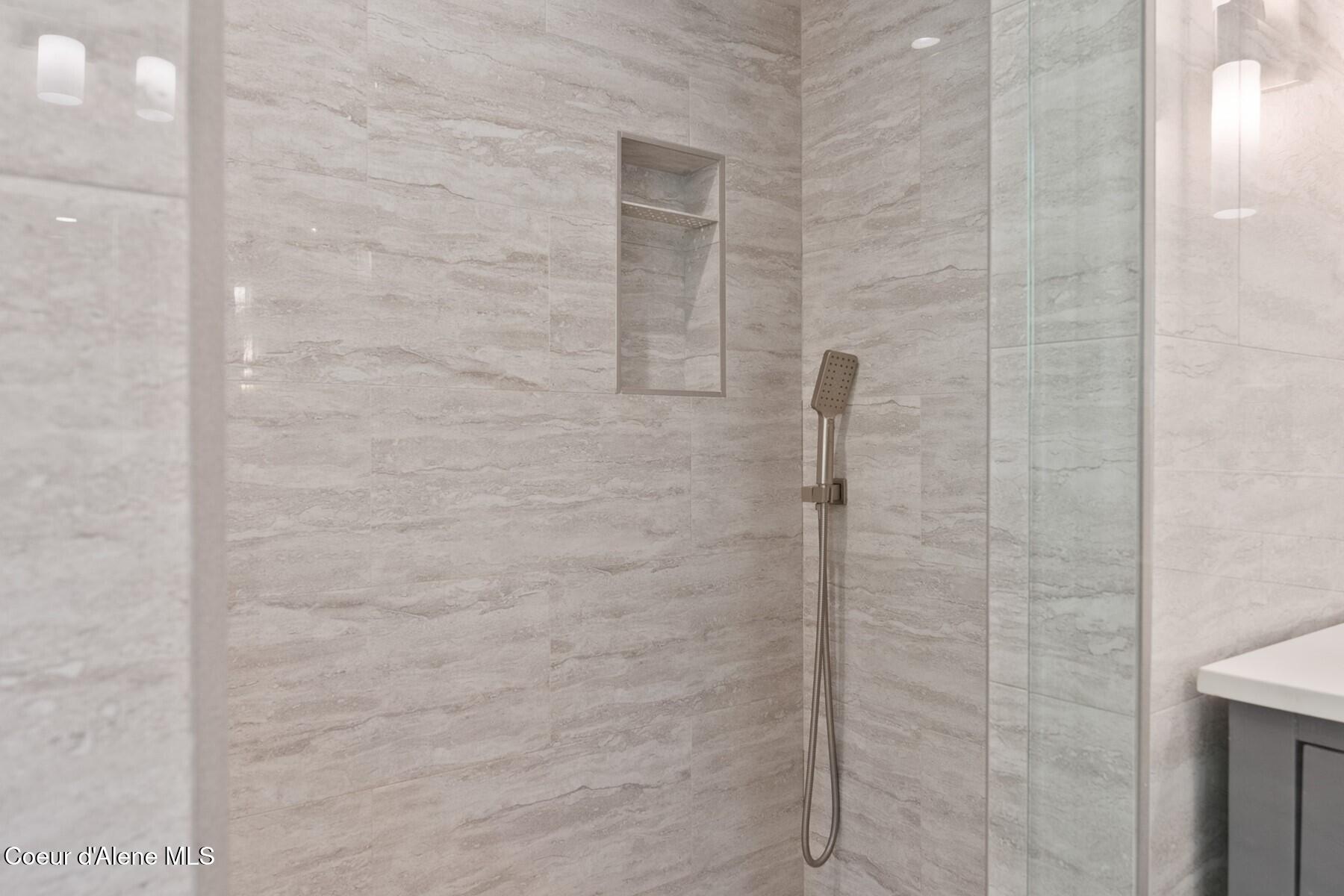 2406 S Silver Beach Rd, Coeur d'Alene