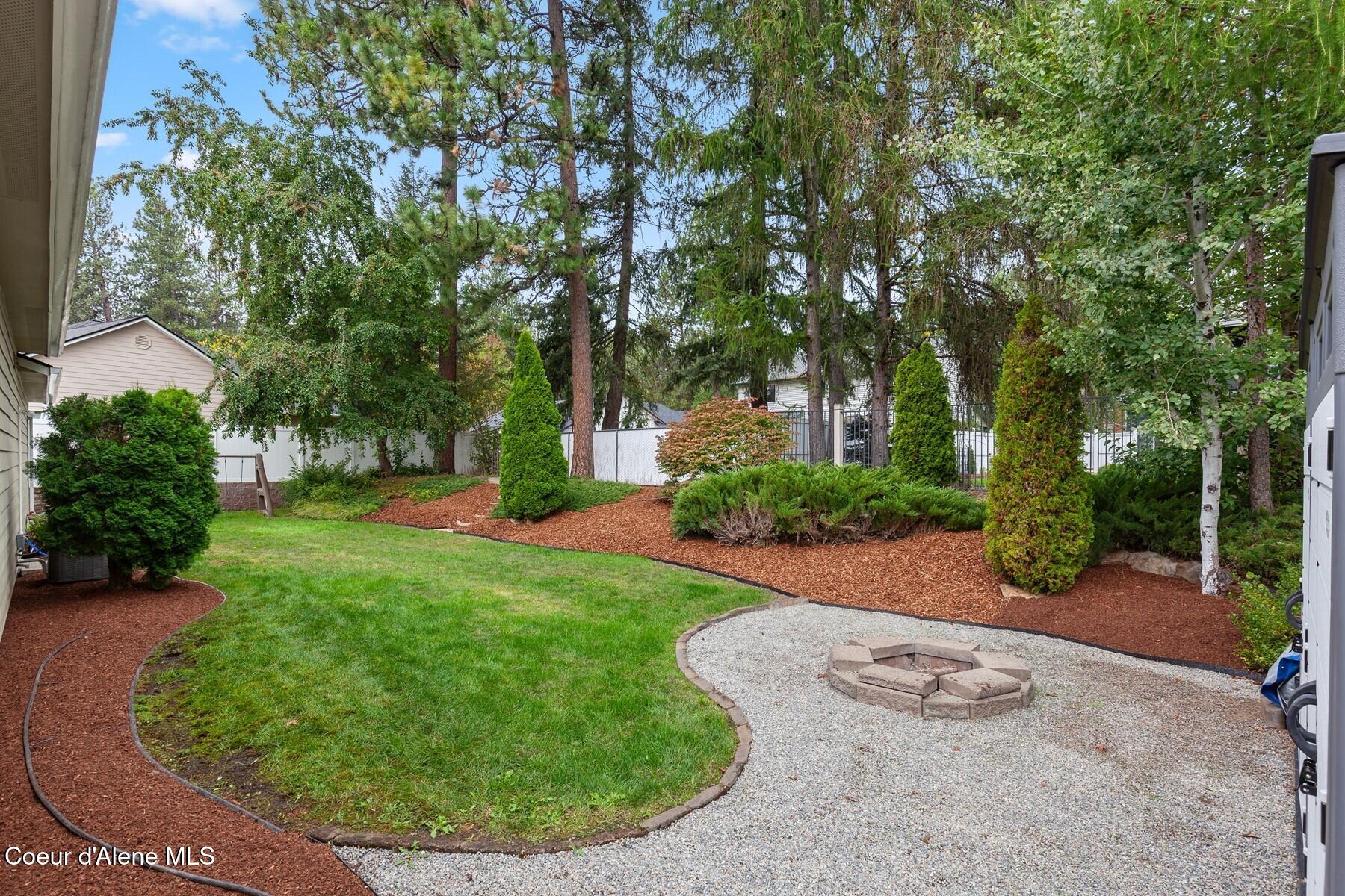 5326 E Shoreline Dr
