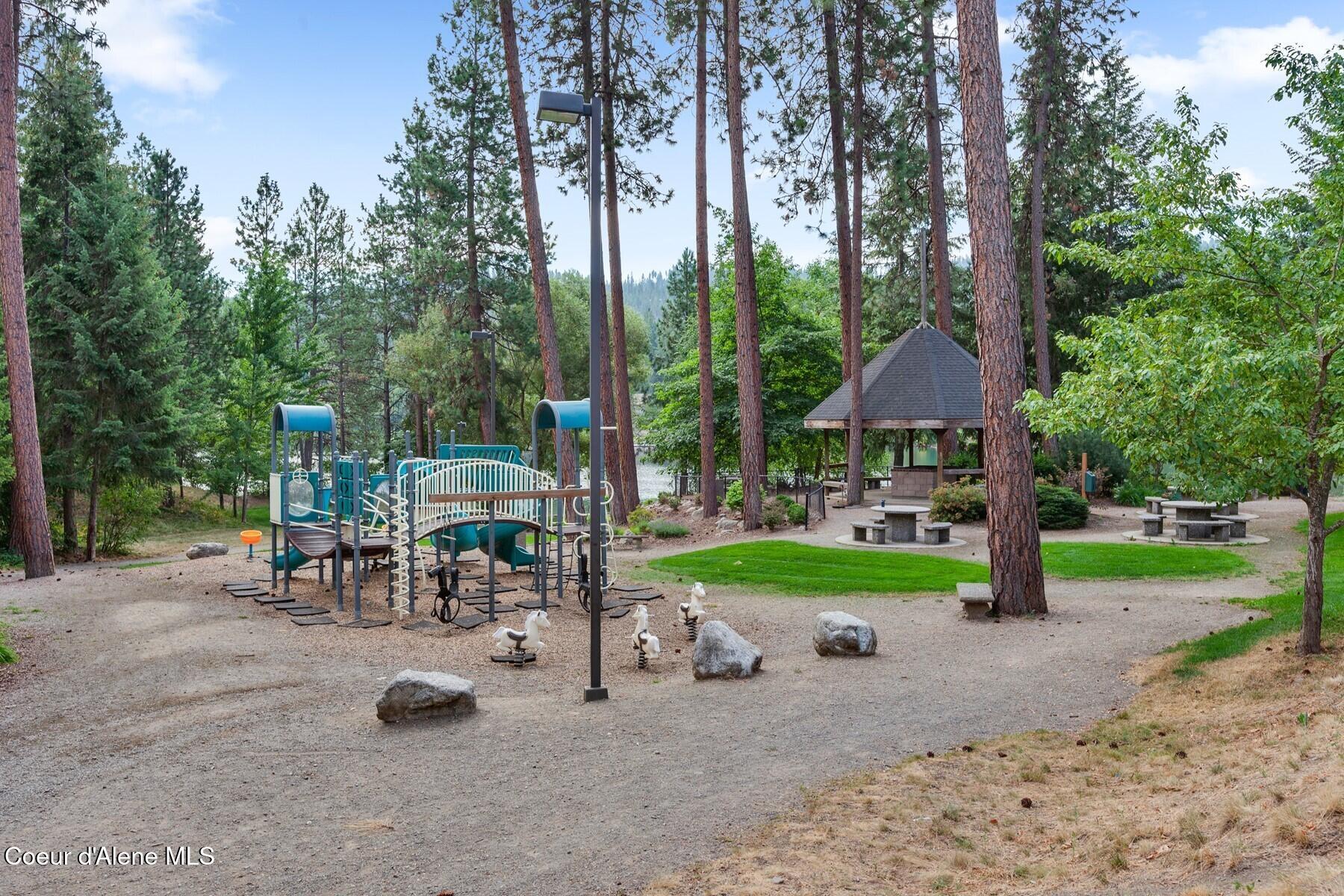 5326 E Shoreline Dr