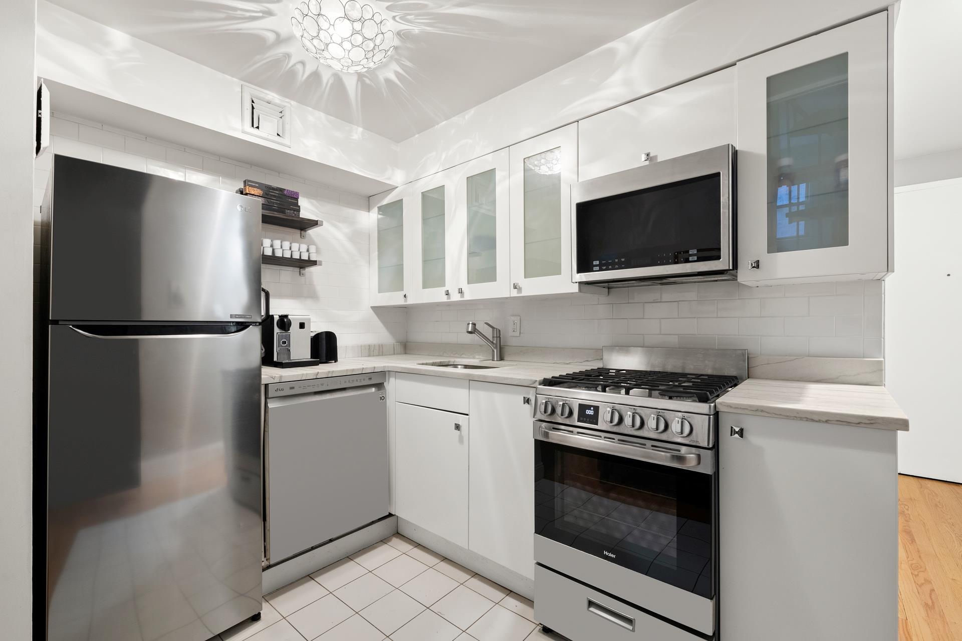 211 Thompson Street, LL