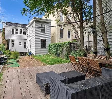 541 Driggs Avenue, 1
