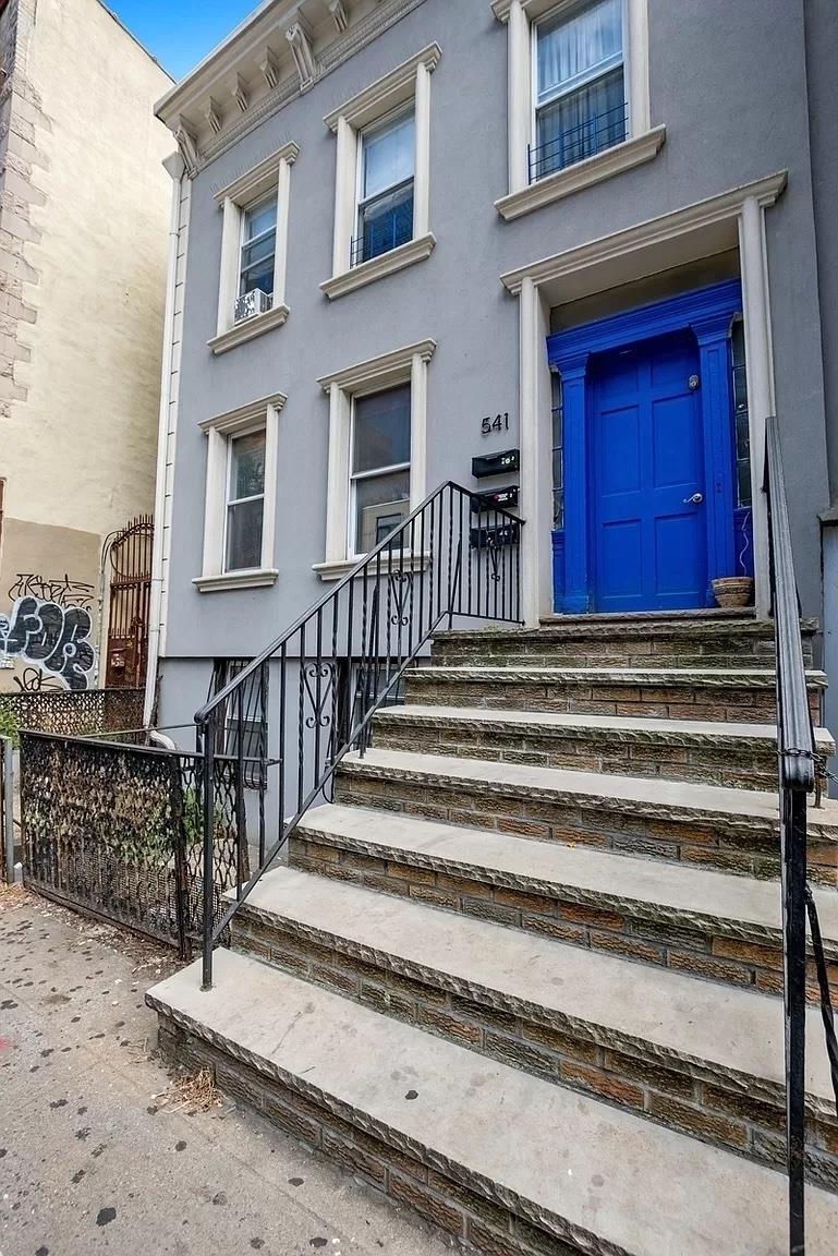541 DRIGGS Avenue 2