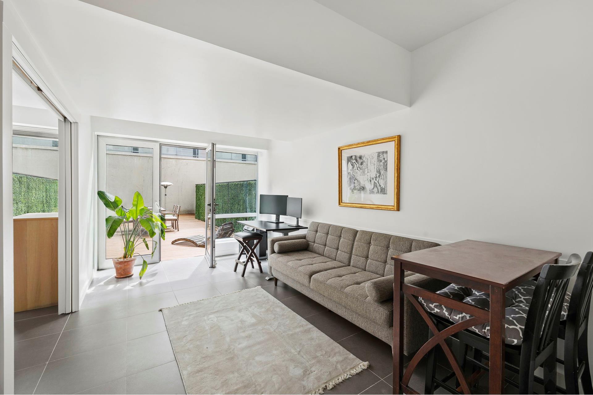 214 North 11th Street, 1X