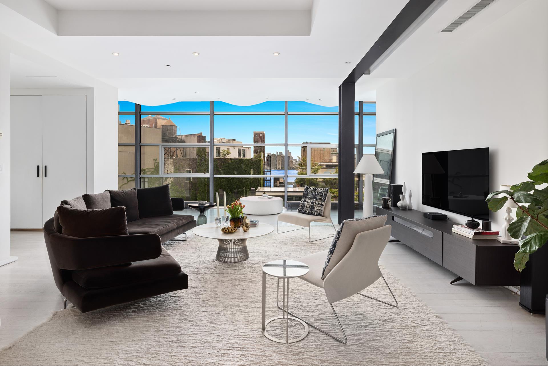 497 Greenwich Street, 9A