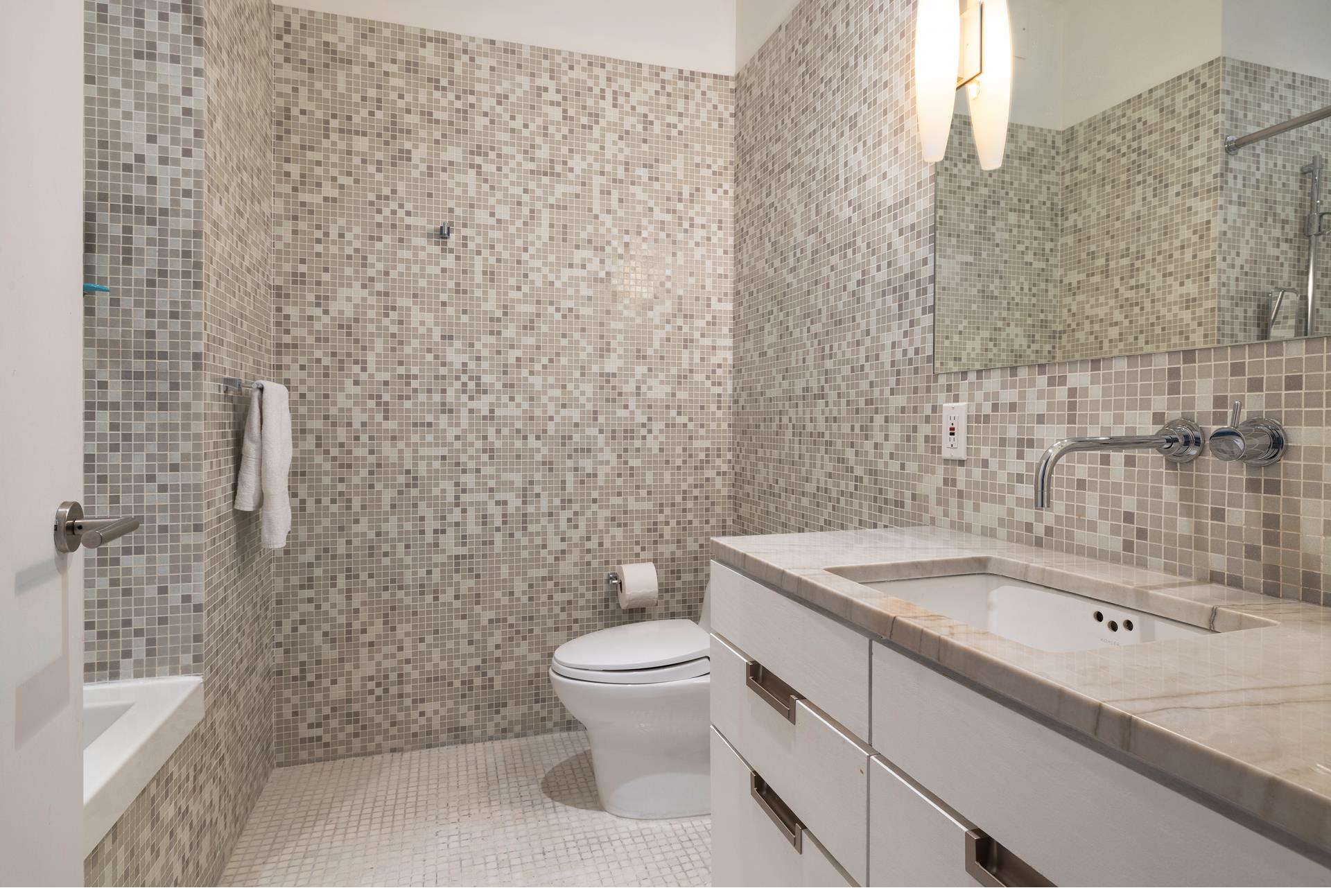 497 Greenwich Street, 9A