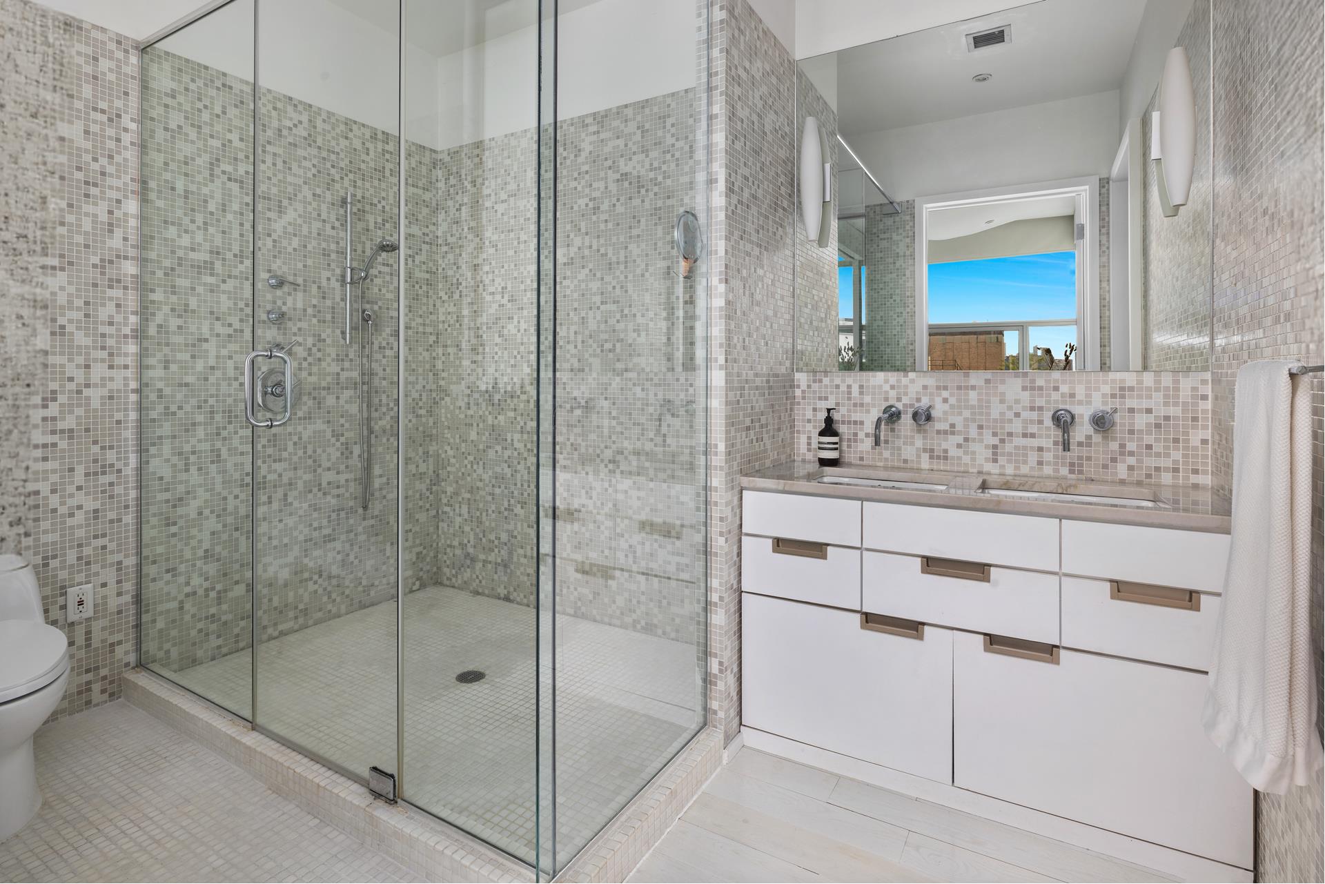 497 Greenwich Street, 9A