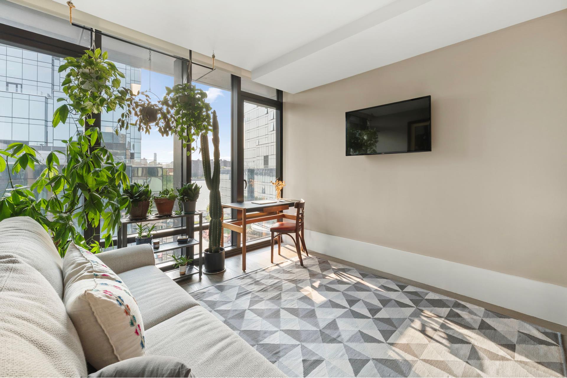 429 Kent Avenue, 740