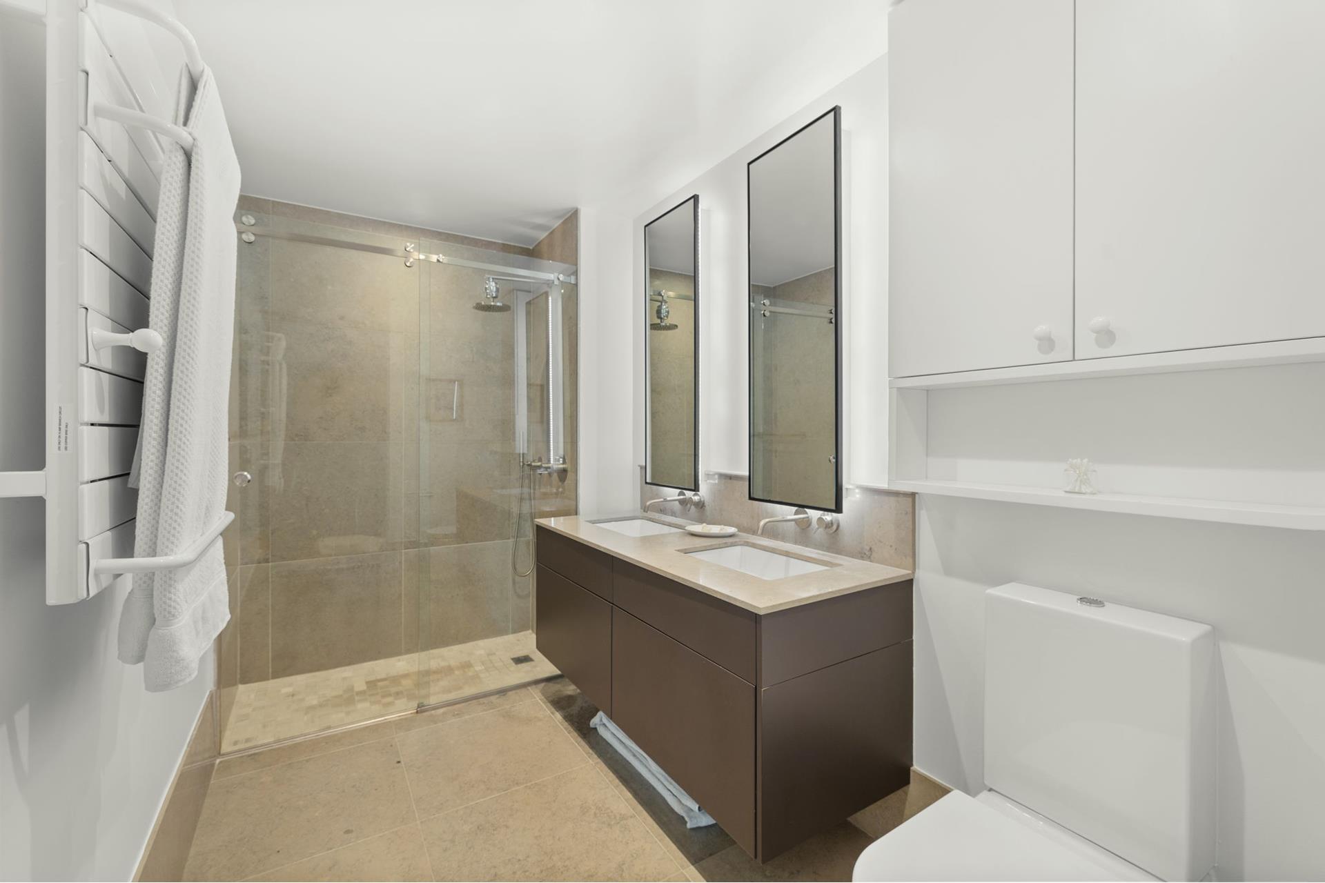429 Kent Avenue, 740