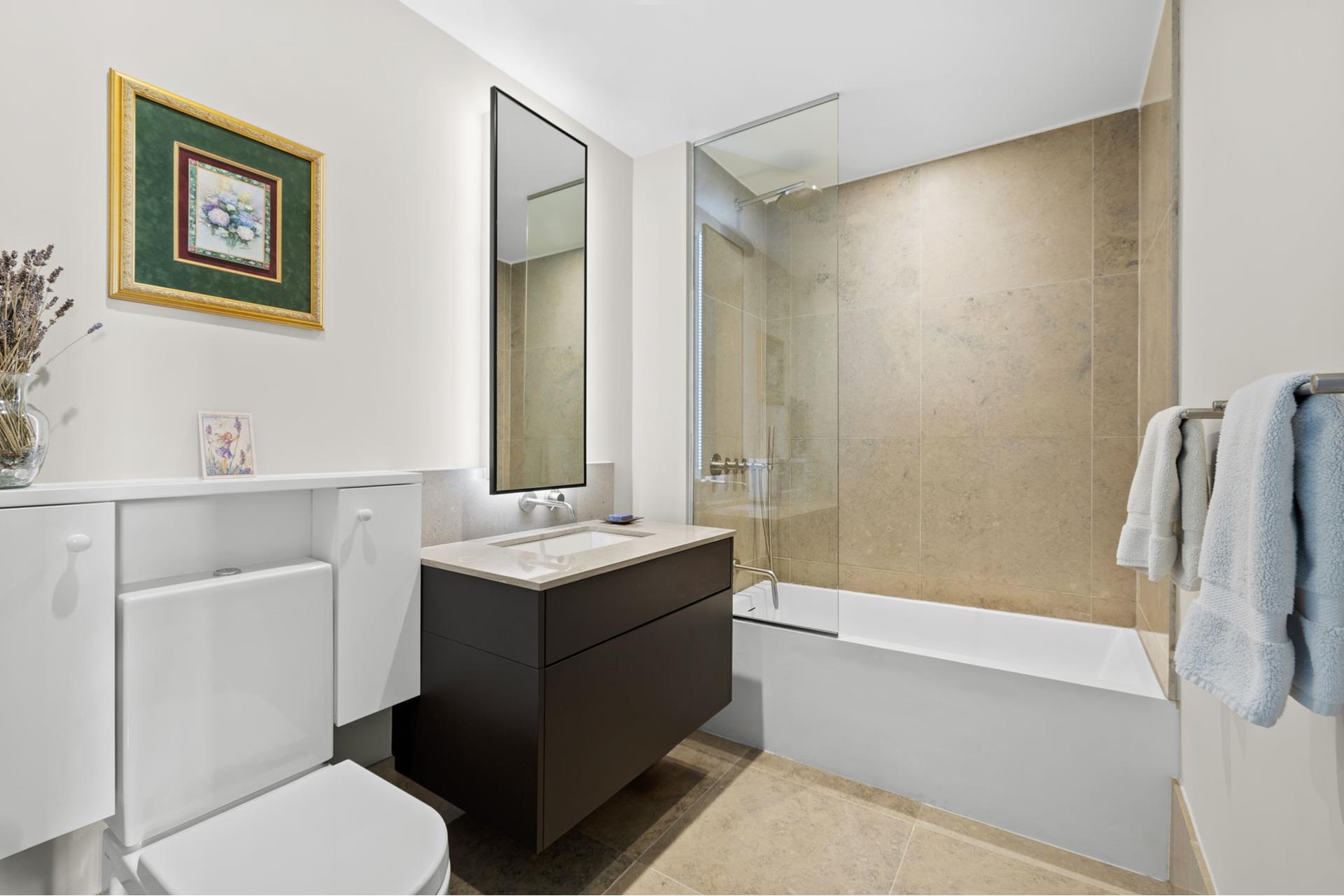 429 Kent Avenue, 740