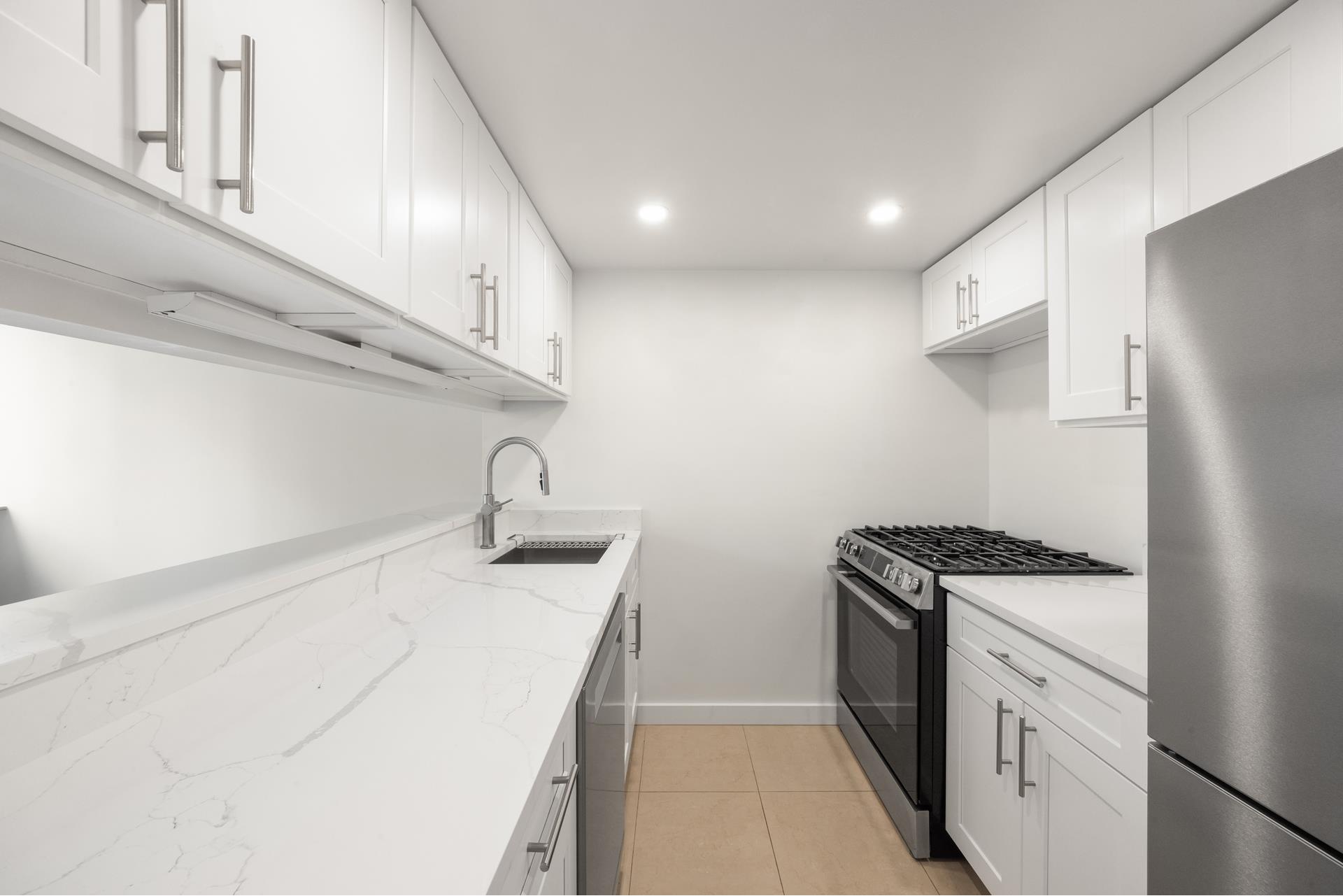 45 W 67TH Street 8H