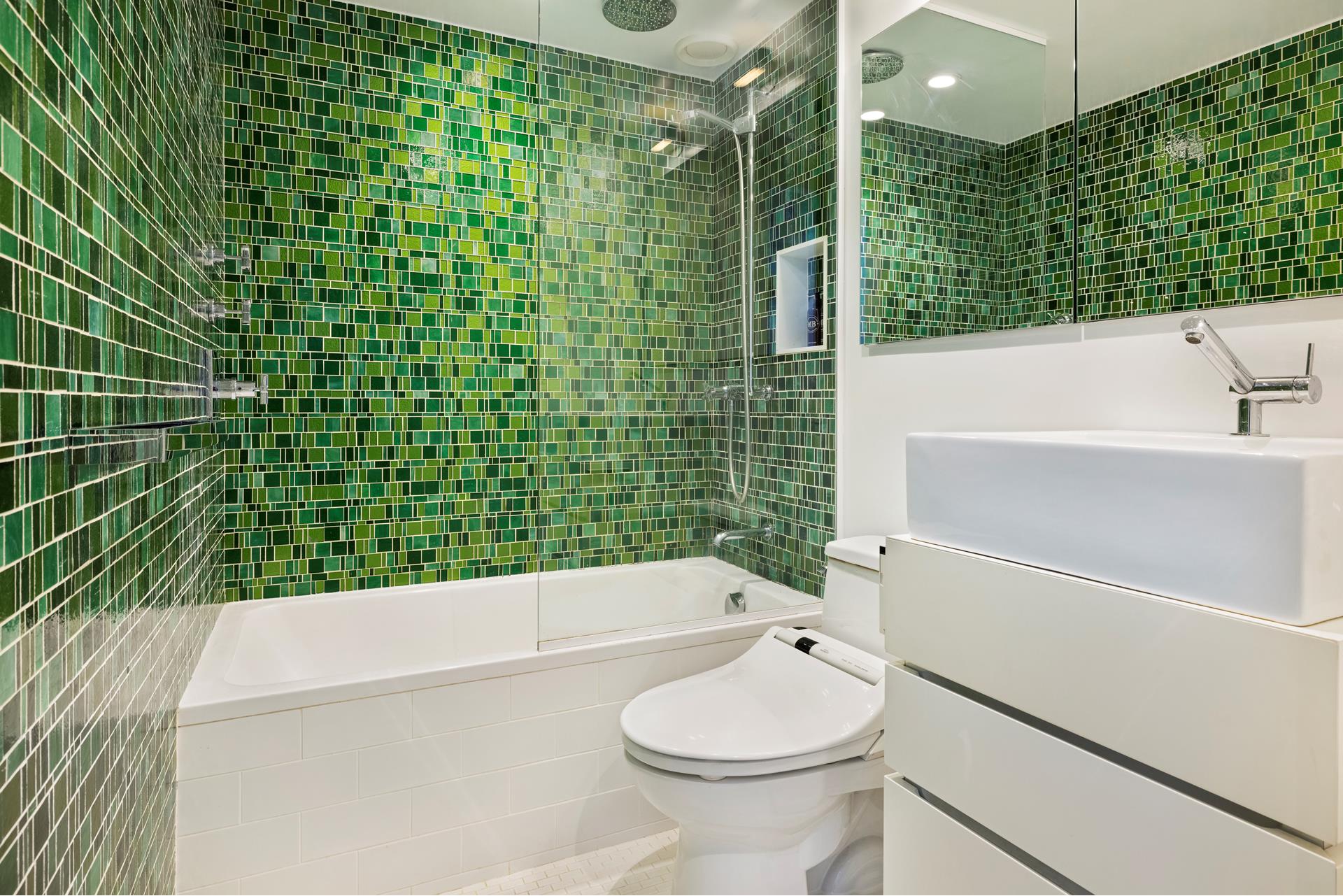 838 Greenwich Street, 4A