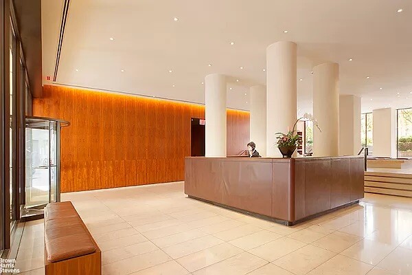 515 East 72nd Street, 28A