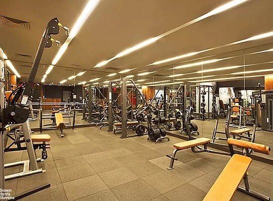 515 East 72nd Street, 28A