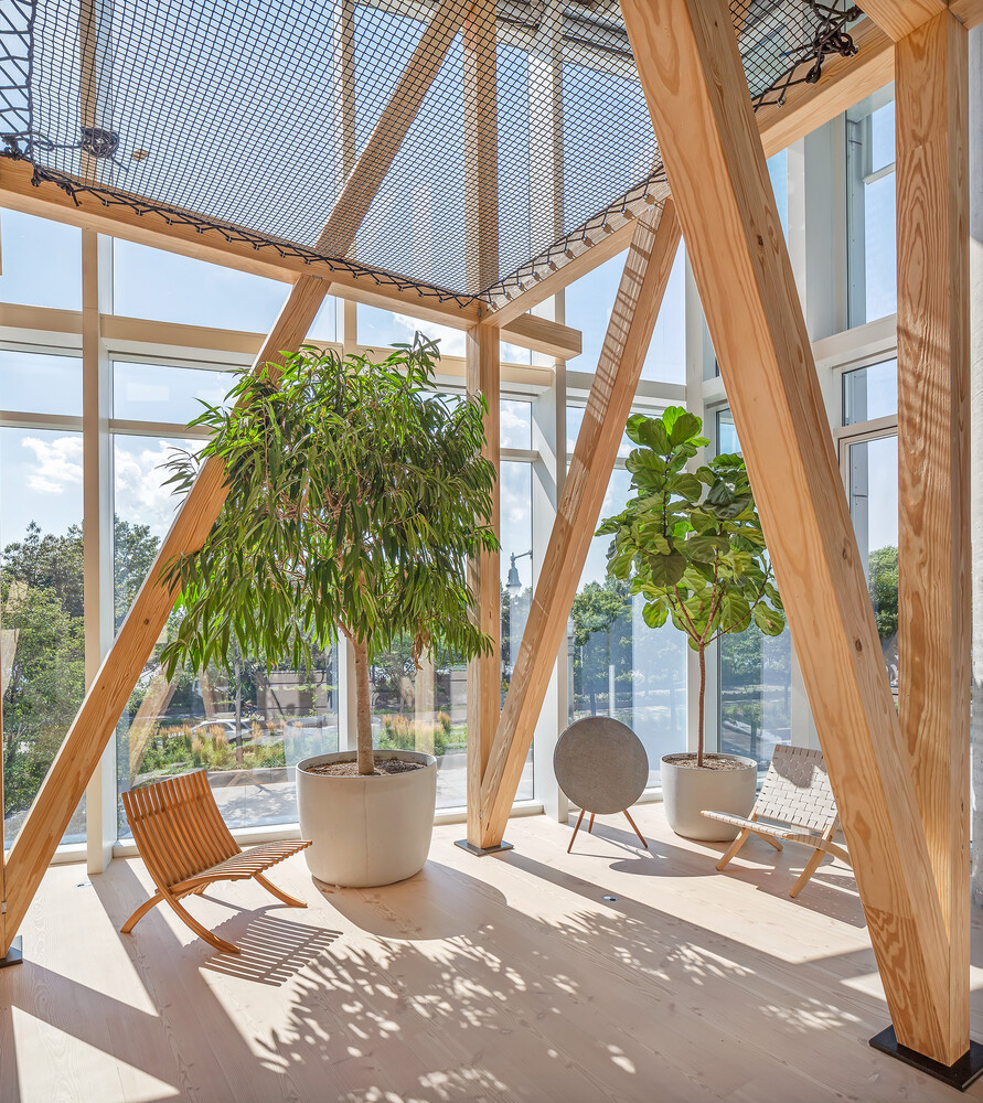 165 Charles Street, 1