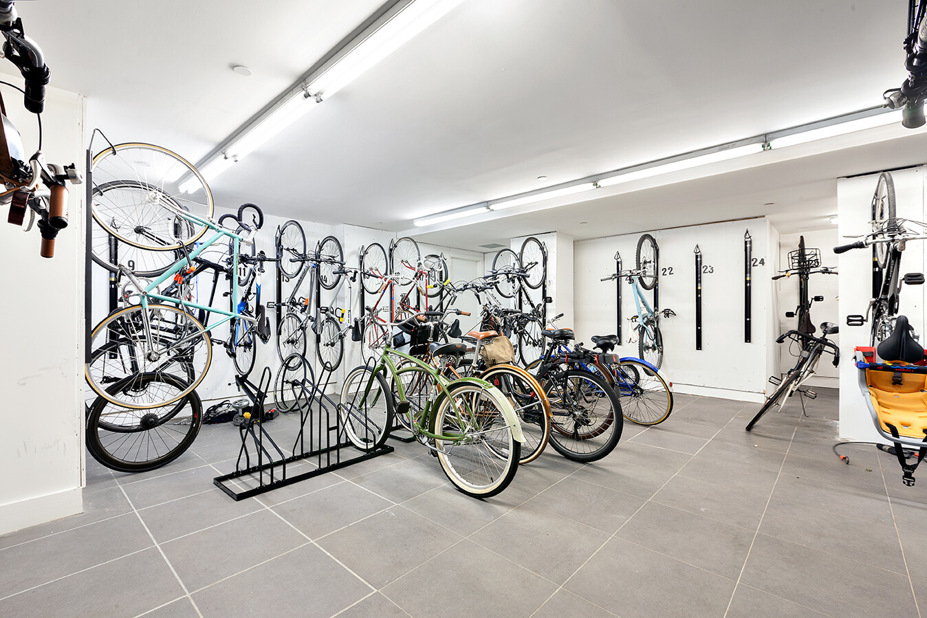 214 North 11th Street, 1LG